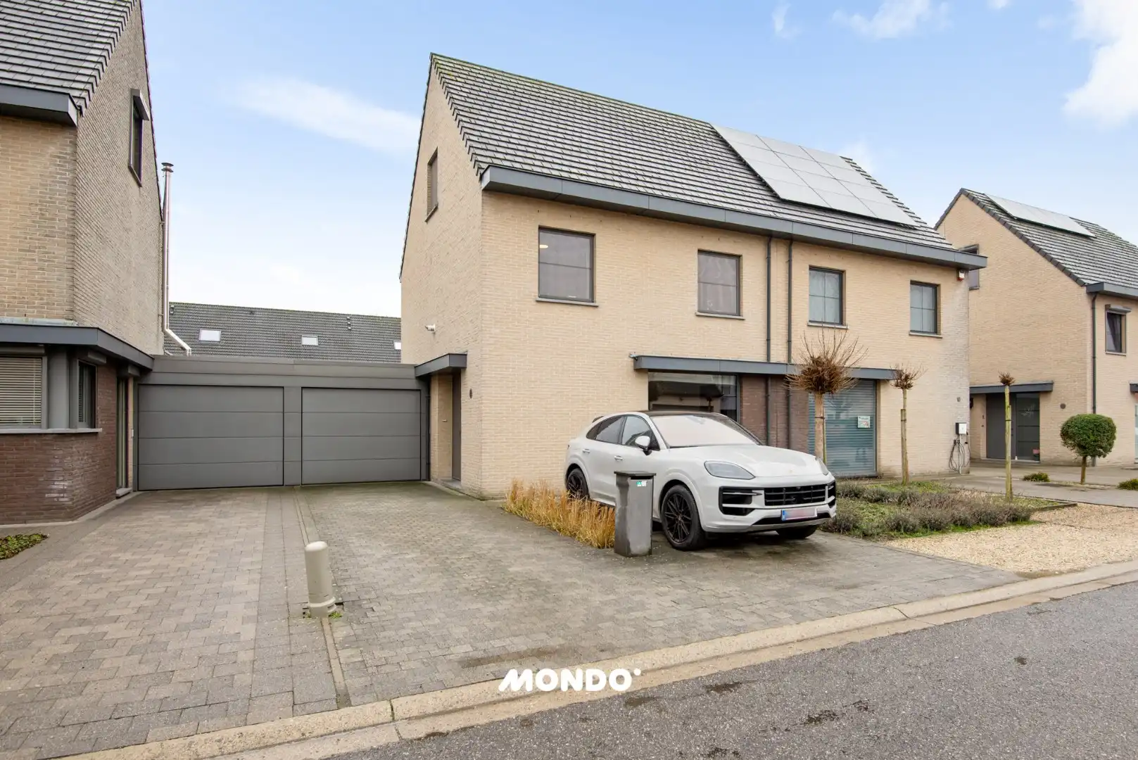 Instapklare woning met 4 slaapkamers en zuidoostgerichte tuin foto {{pictureIndex}}