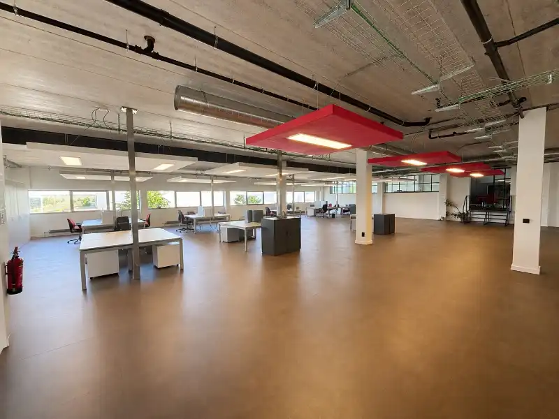 TE HUUR: (Turnhout) Industrieel gebouw foto 8