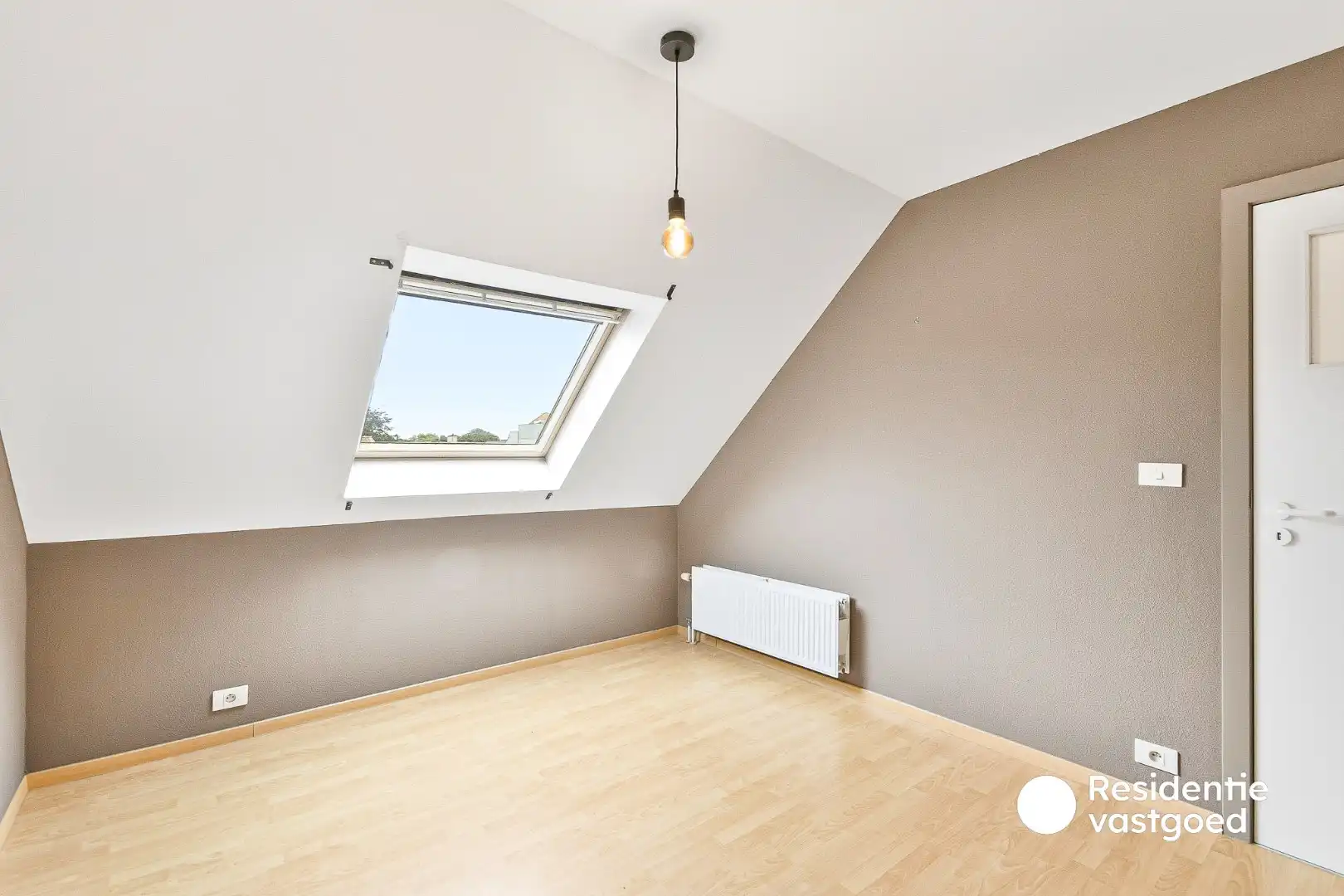 Duplex-appartement in rustige residentie met twee slaapkamers en terras foto 18