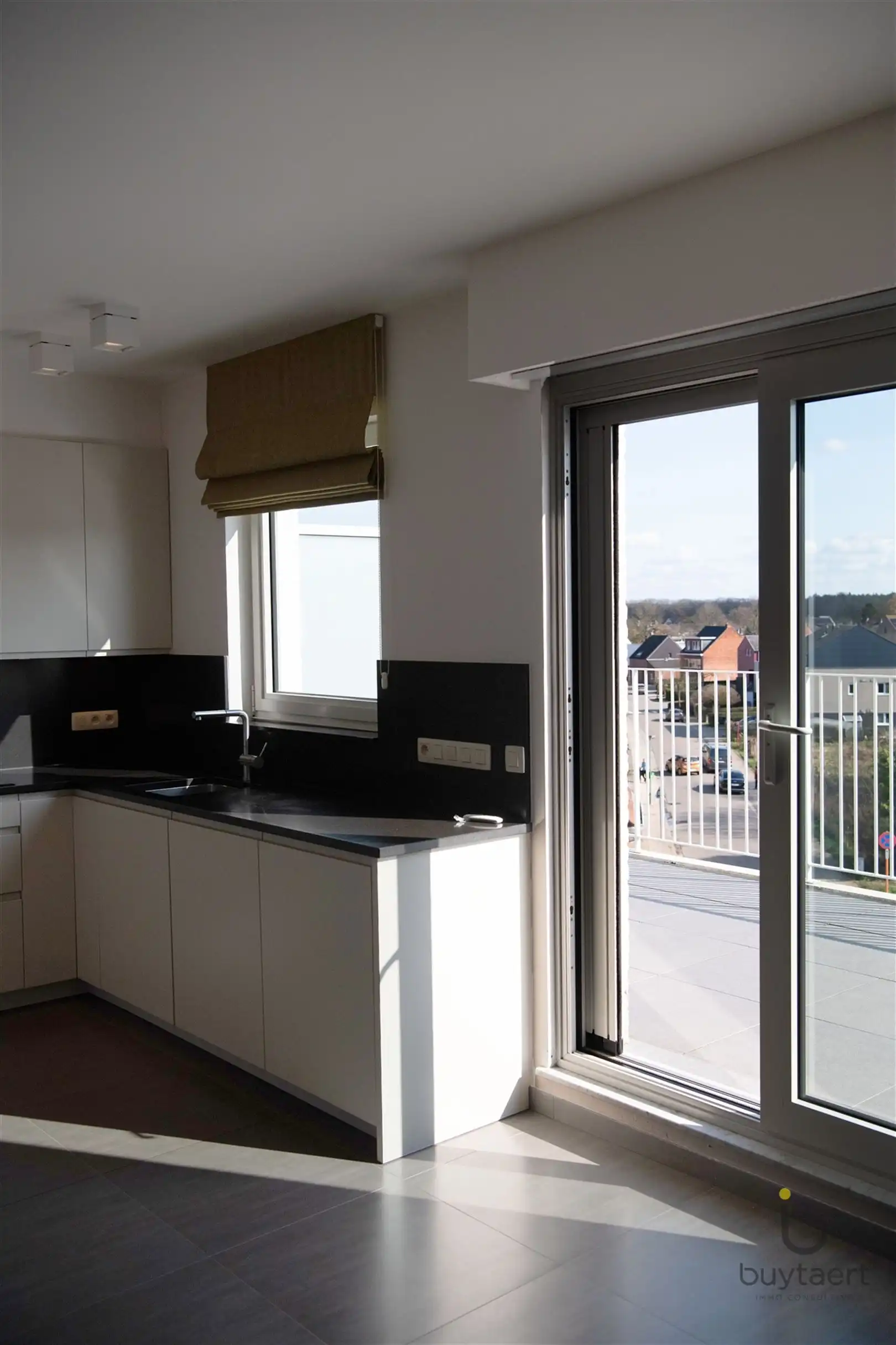TOP ONDERHOUDEN DAKAPPARTEMENT IN HARTJE SCHILDE MET RUIM ZONNIG TERRAS! foto 9