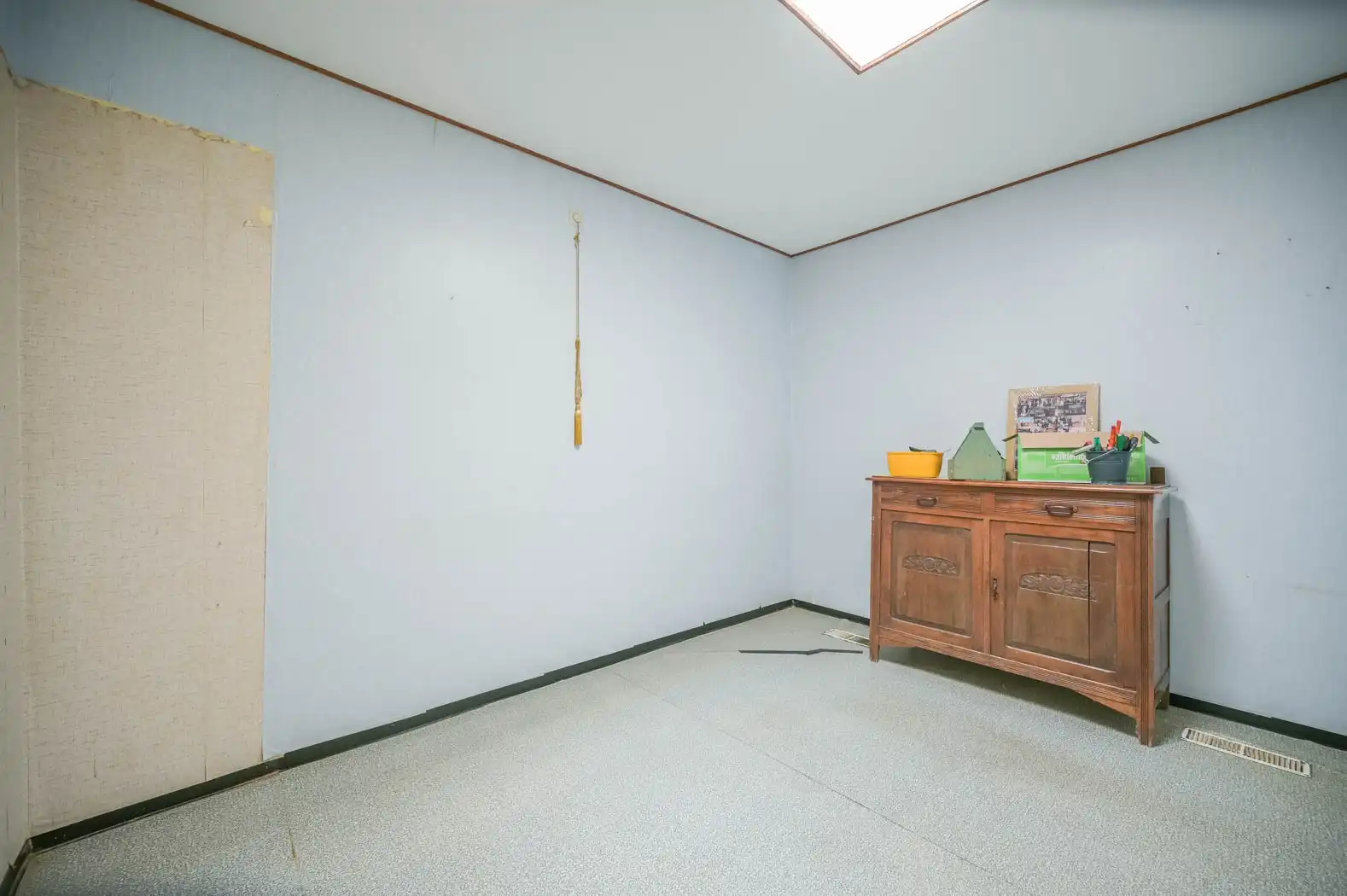 Uniek renovatieproject: lichtrijke en uiterst ruime bungalow met grote inpandige garage op een idyllisch groen perceel foto 17