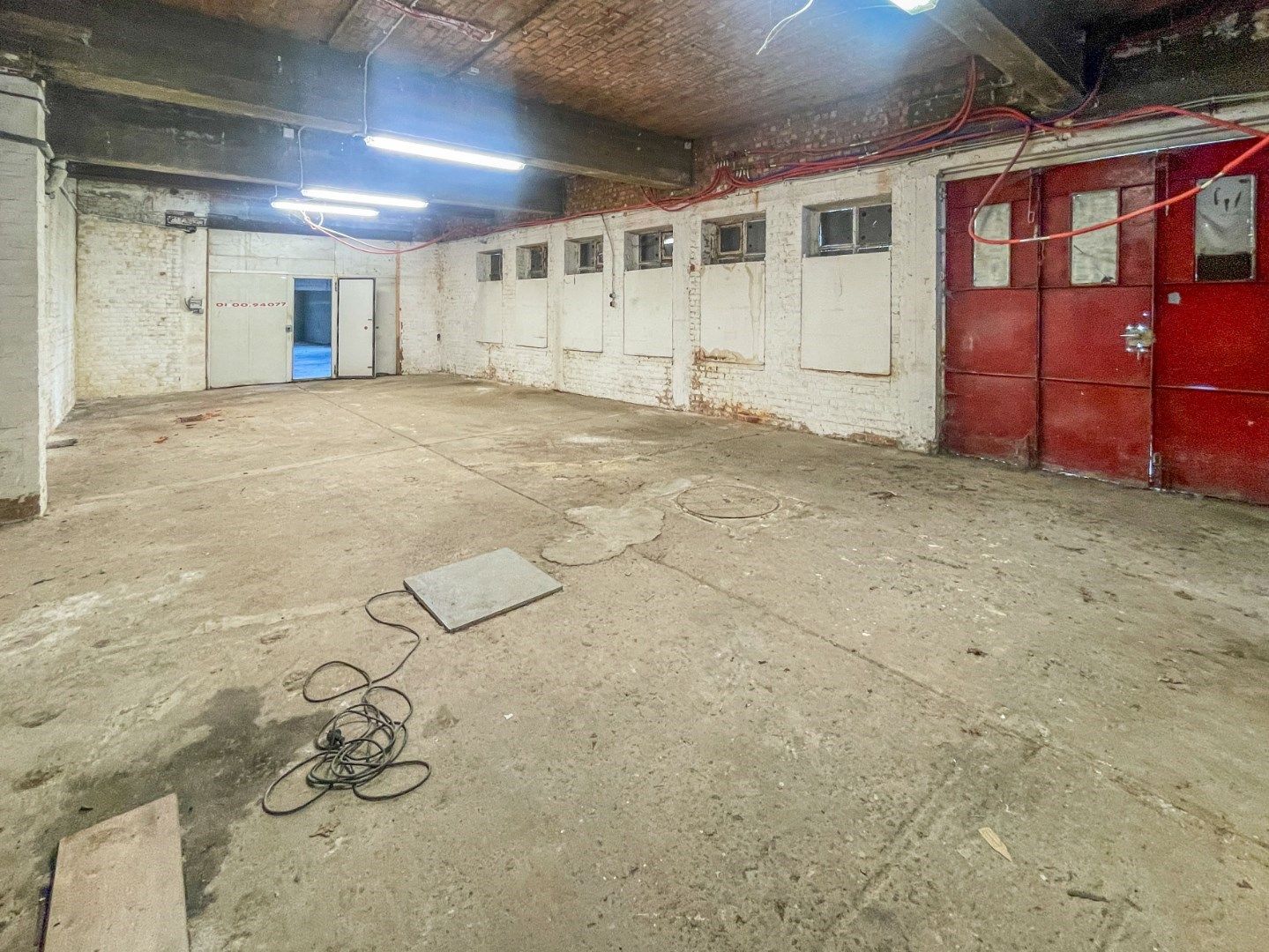 Ruim atelier (340m²) met woonst! foto 6