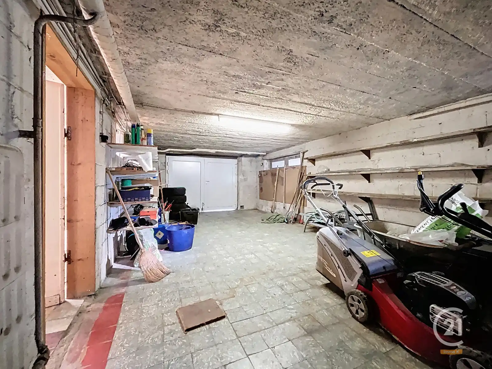 Ruime gelijkvloerse woning met 4 slpks, garage en tuin foto 28