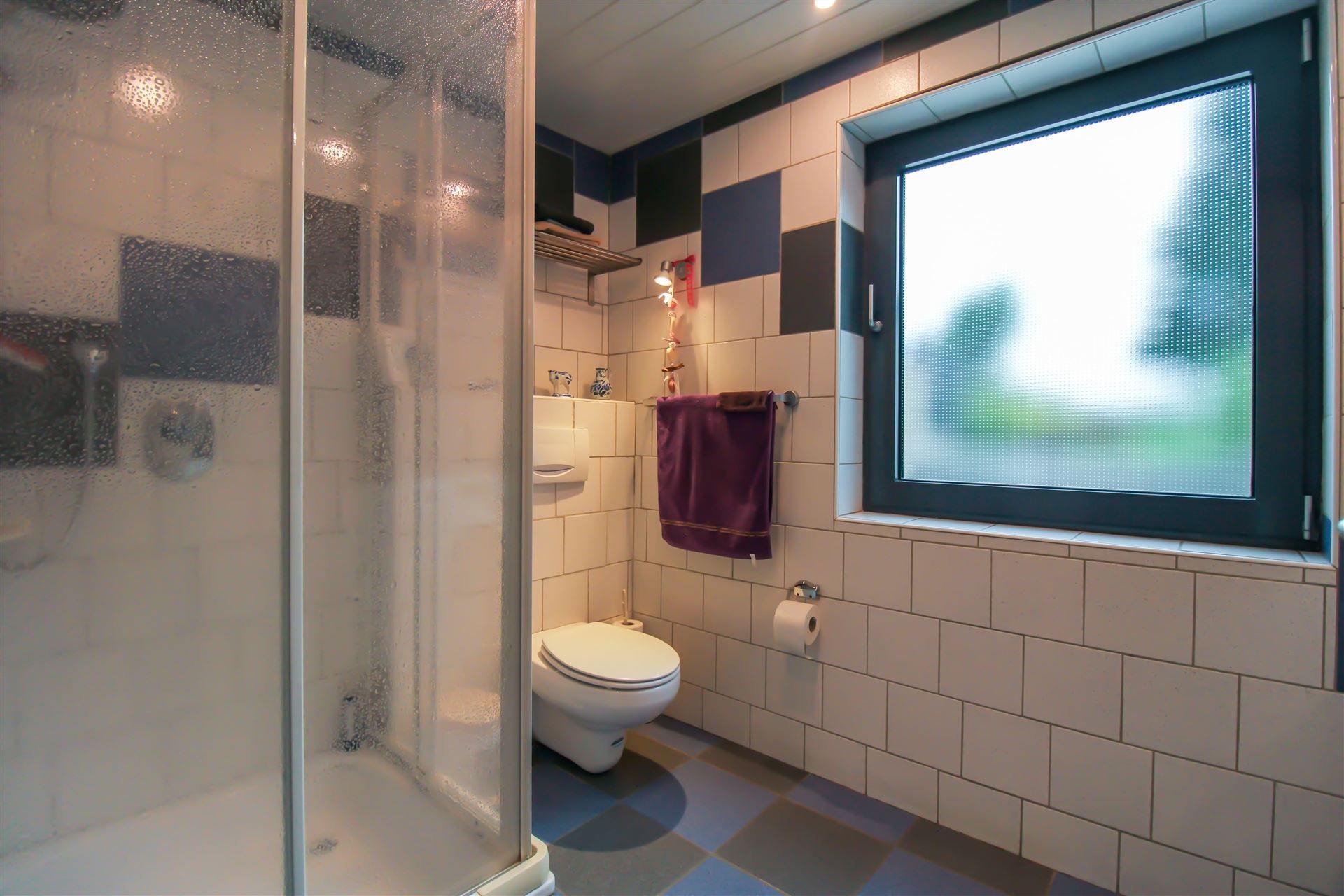 Unieke woning met 2 slaapkamers en prachtig uitzicht over de Maas! foto 17