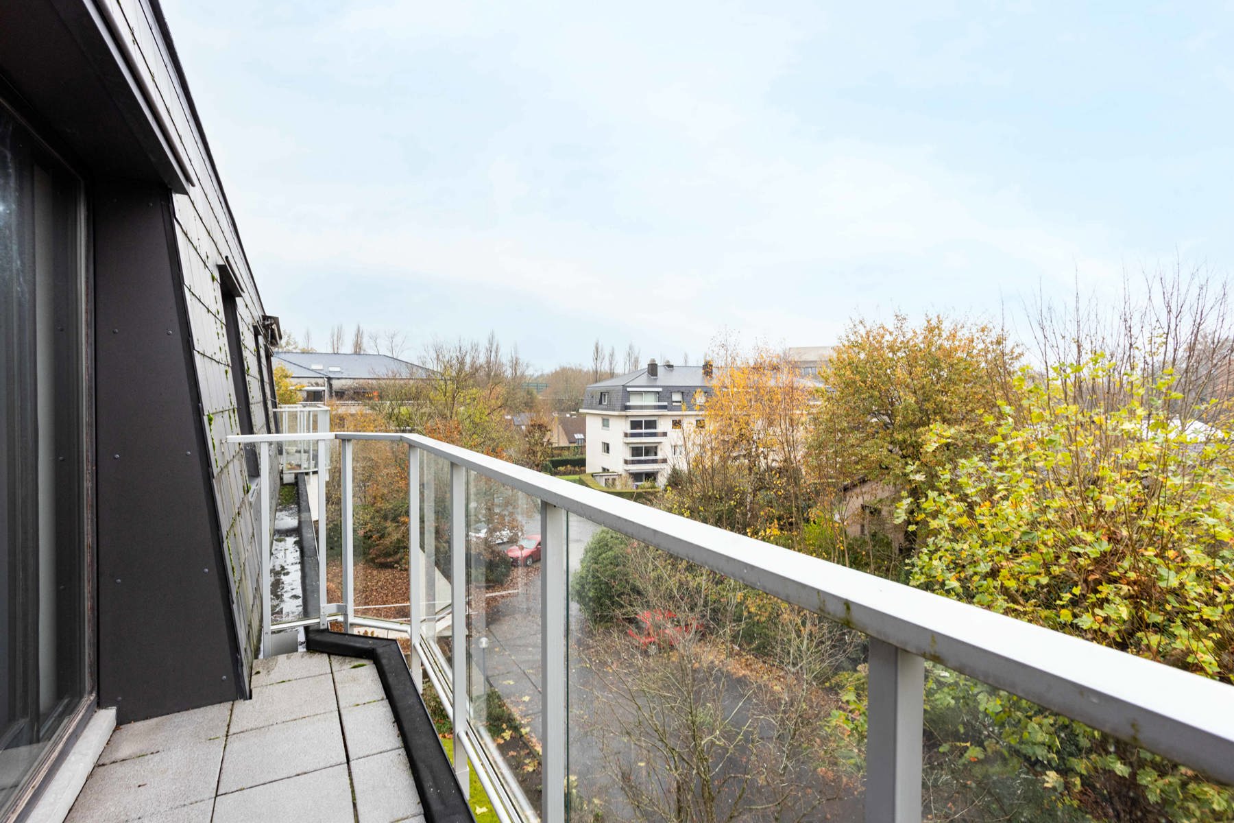 Ruim en lichtrijk duplexappartement met garagebox foto 13