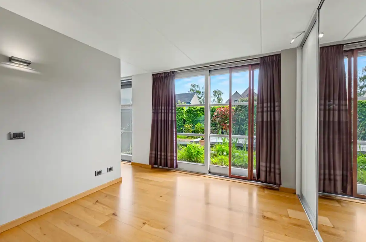 Rustig gelegen open bebouwing met ruime tuin foto 14