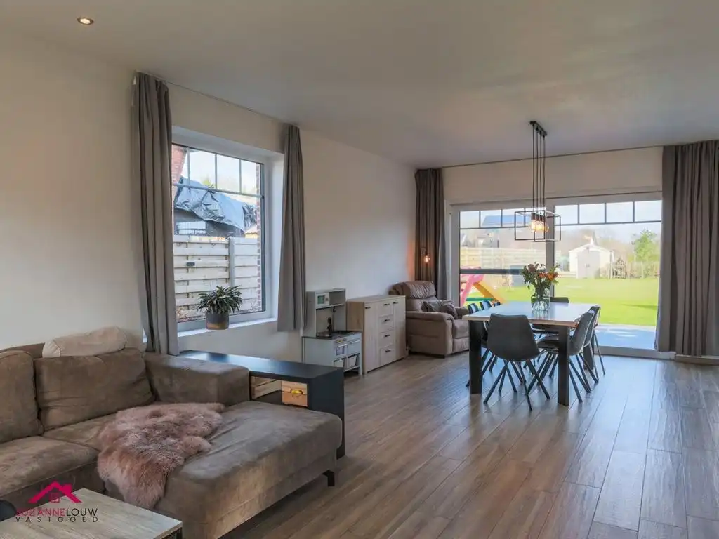 Energiezuinige vrijstaande woning in landelijke stijl foto 16