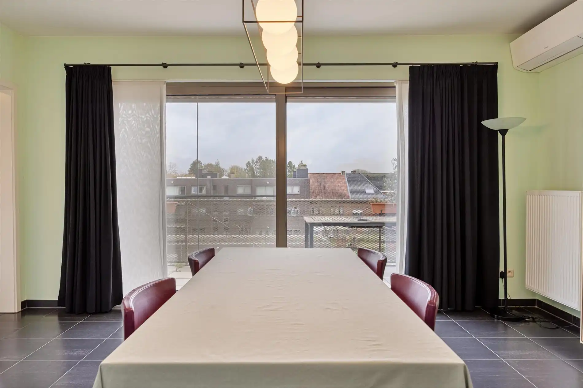 Energiezuinig en ruim appartement (105 m²) met zonnig terras in het centrum van Mol foto 2