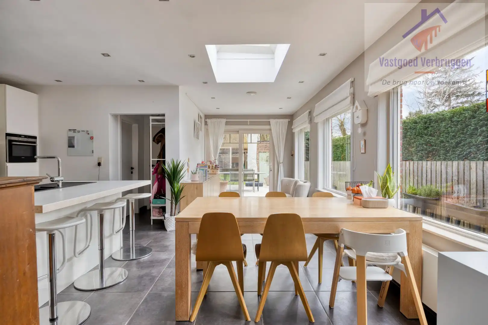 Charmante, halfopen bebouwing in klassieke stijl op toplocatie nabij Kluizenbos foto 5