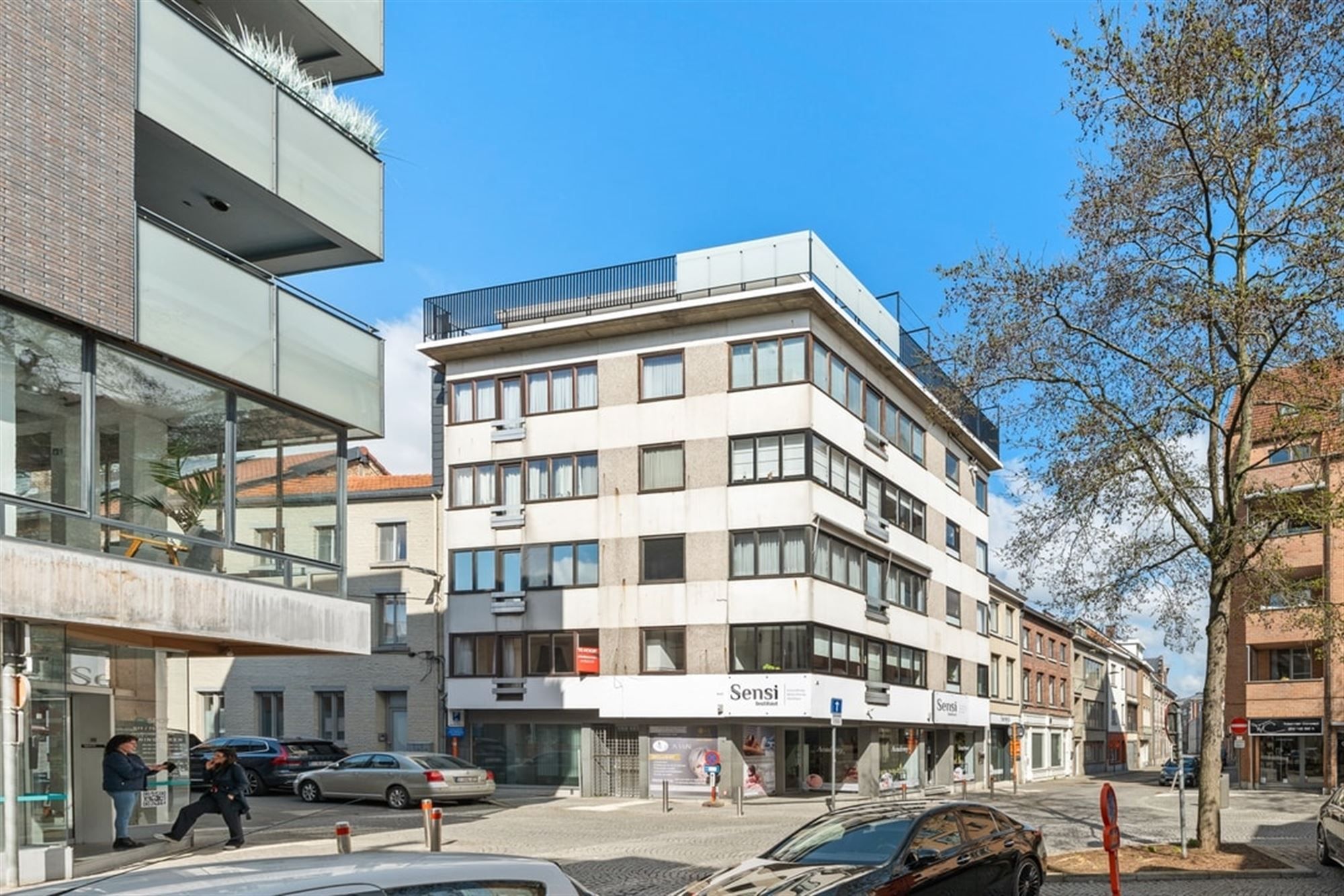 VERHUURD 2 SLK APPARTEMENT IN HET CENTRUM VAN SINT-TRUIDEN  foto 2