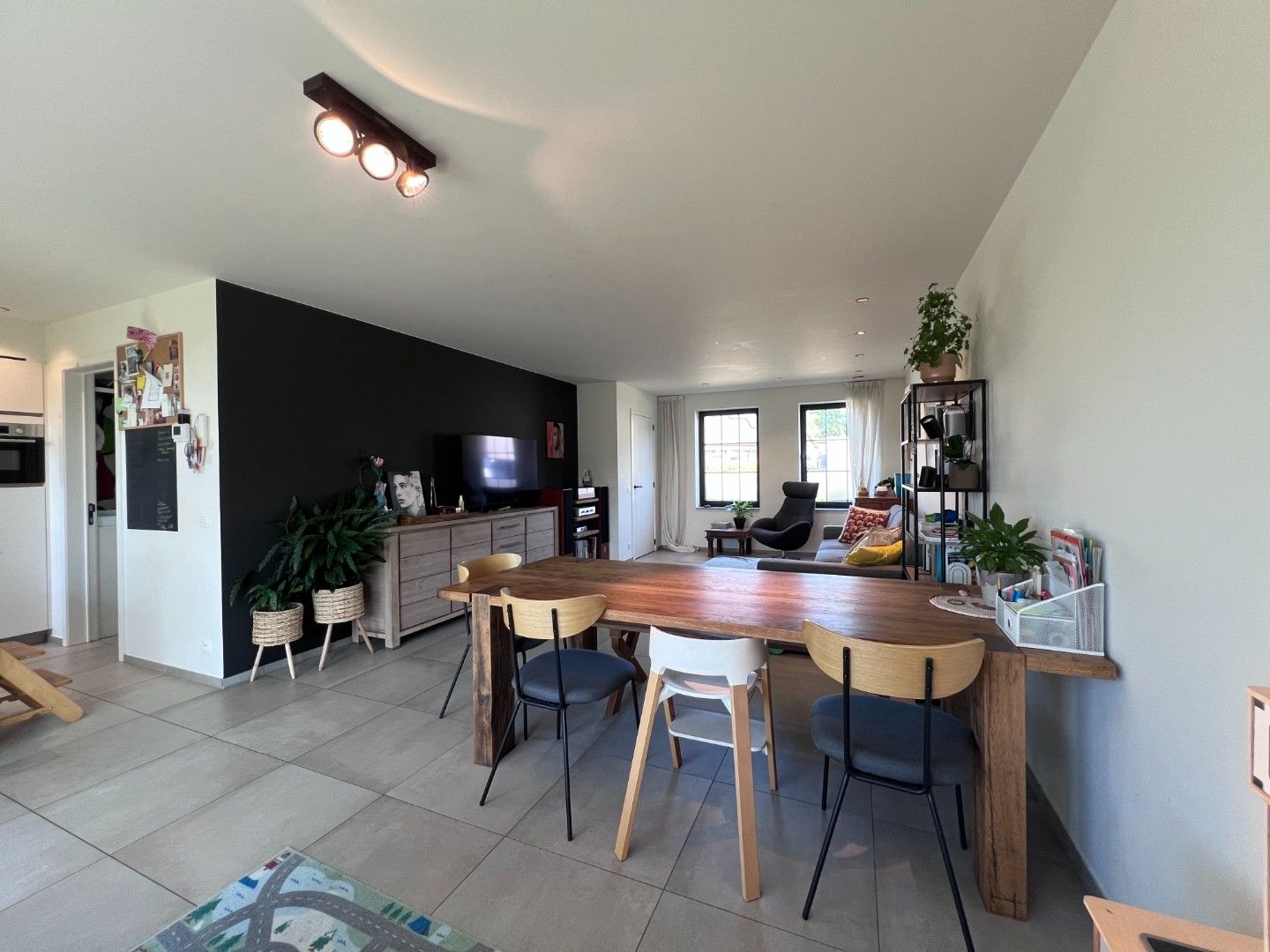 Halfopen bebouwing met drie slaapkamers te huur in Ursel foto 7