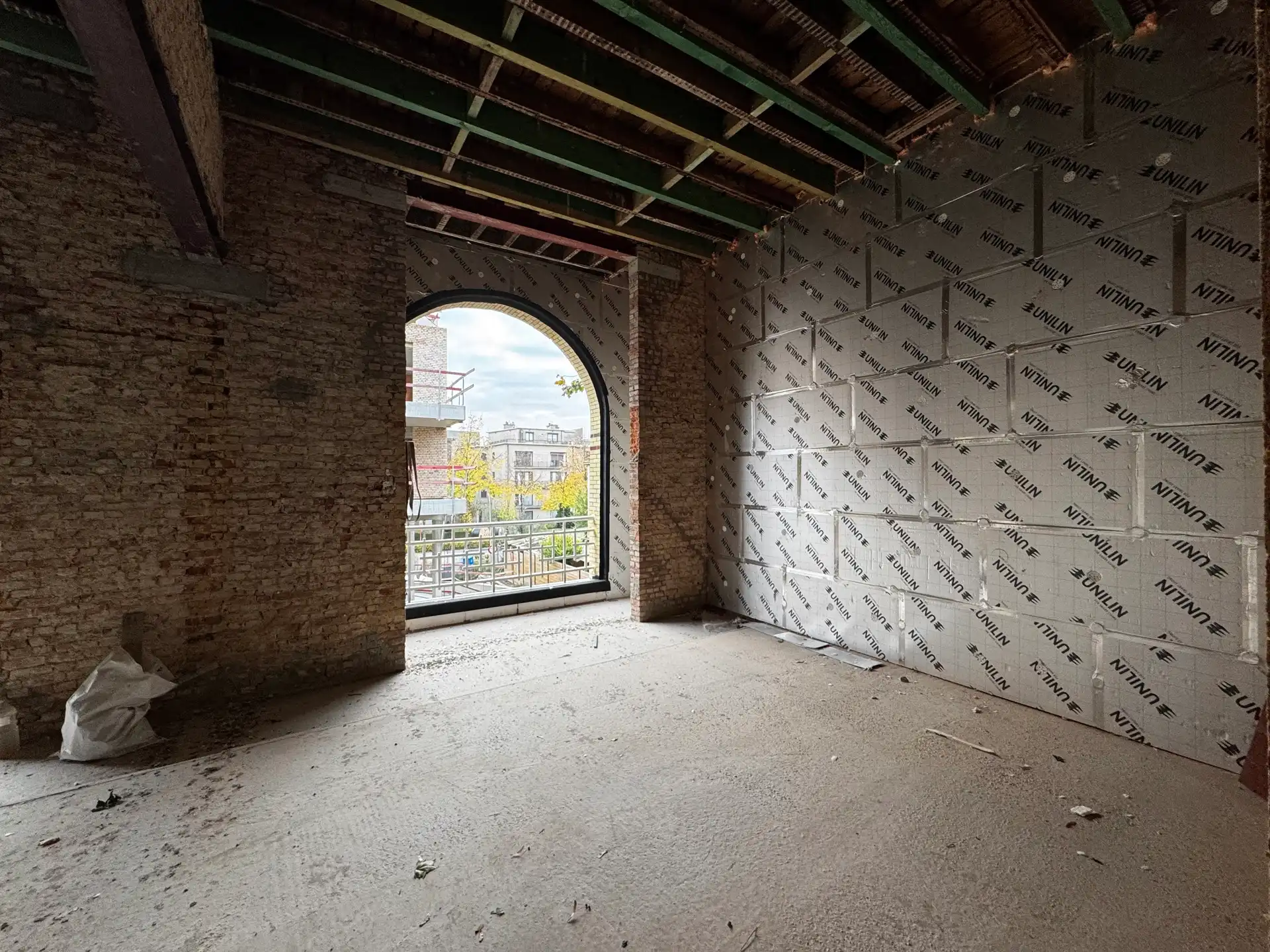 Gerenoveerd kantoorgebouw met historisch karakter te koop foto 2