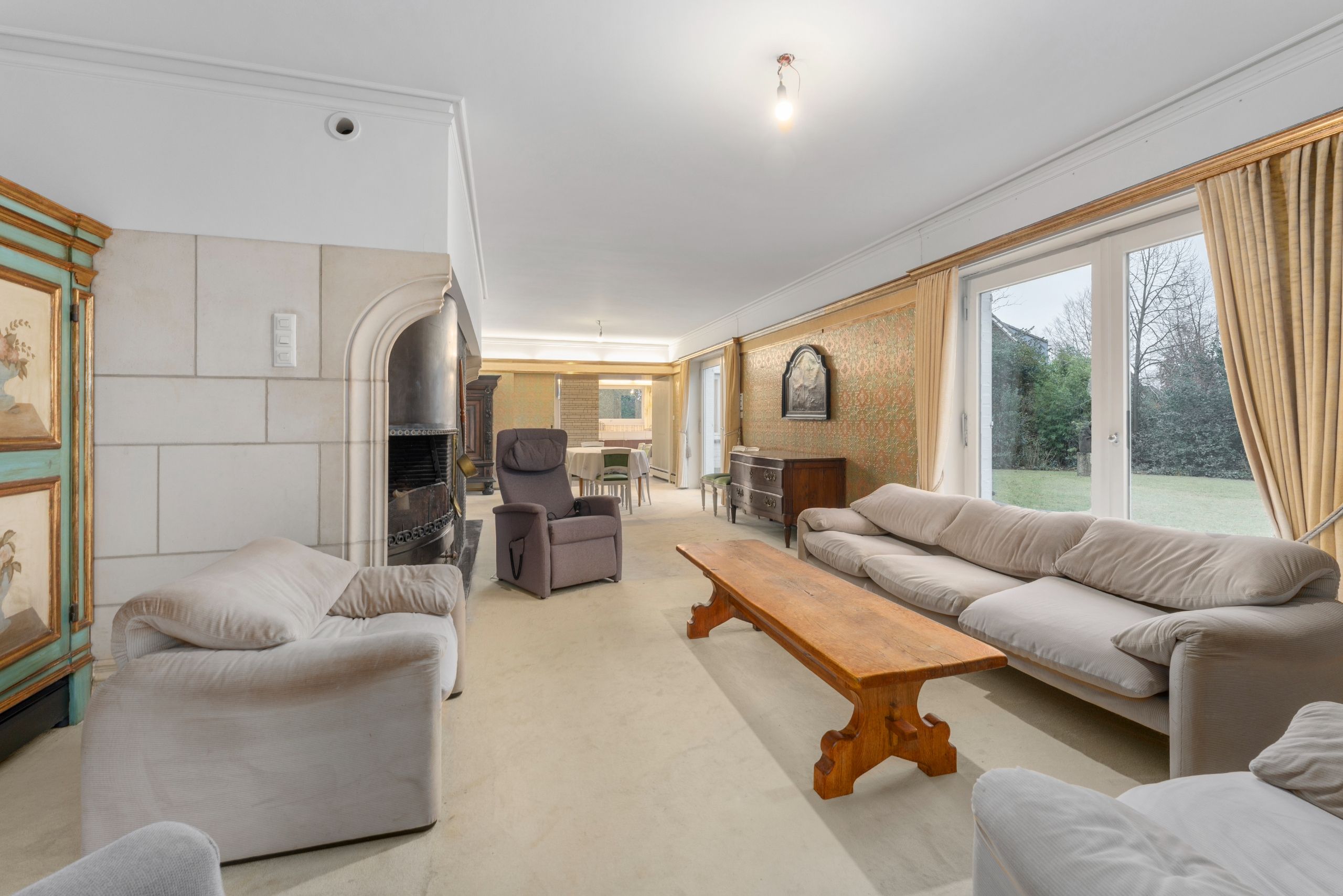 Charmante en ruime te renoveren villa op een perceel van 2.092m2 foto 7