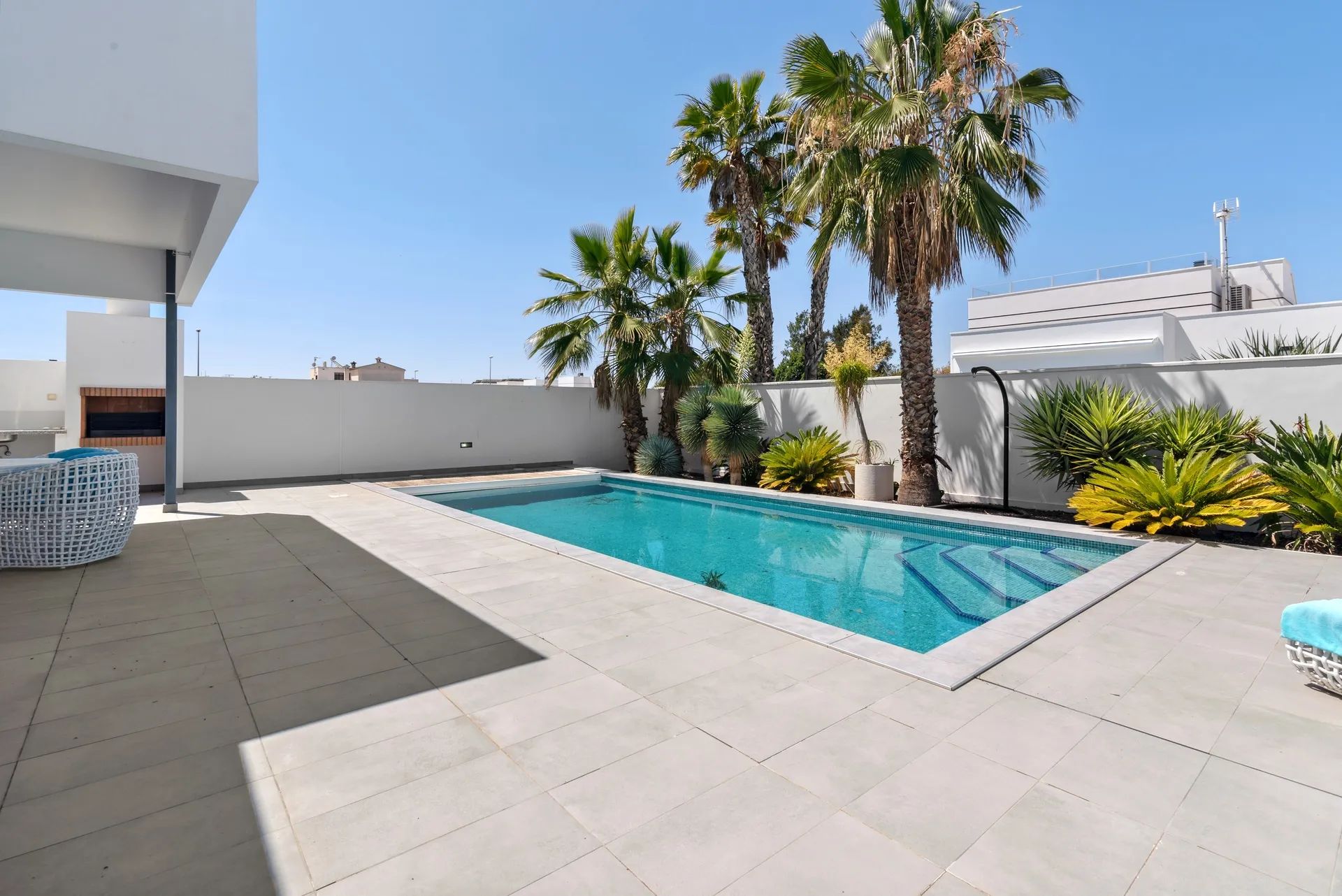 Luxe moderne villa - volledig gemeubileerd, met kelder. Mis deze kans niet! foto 20