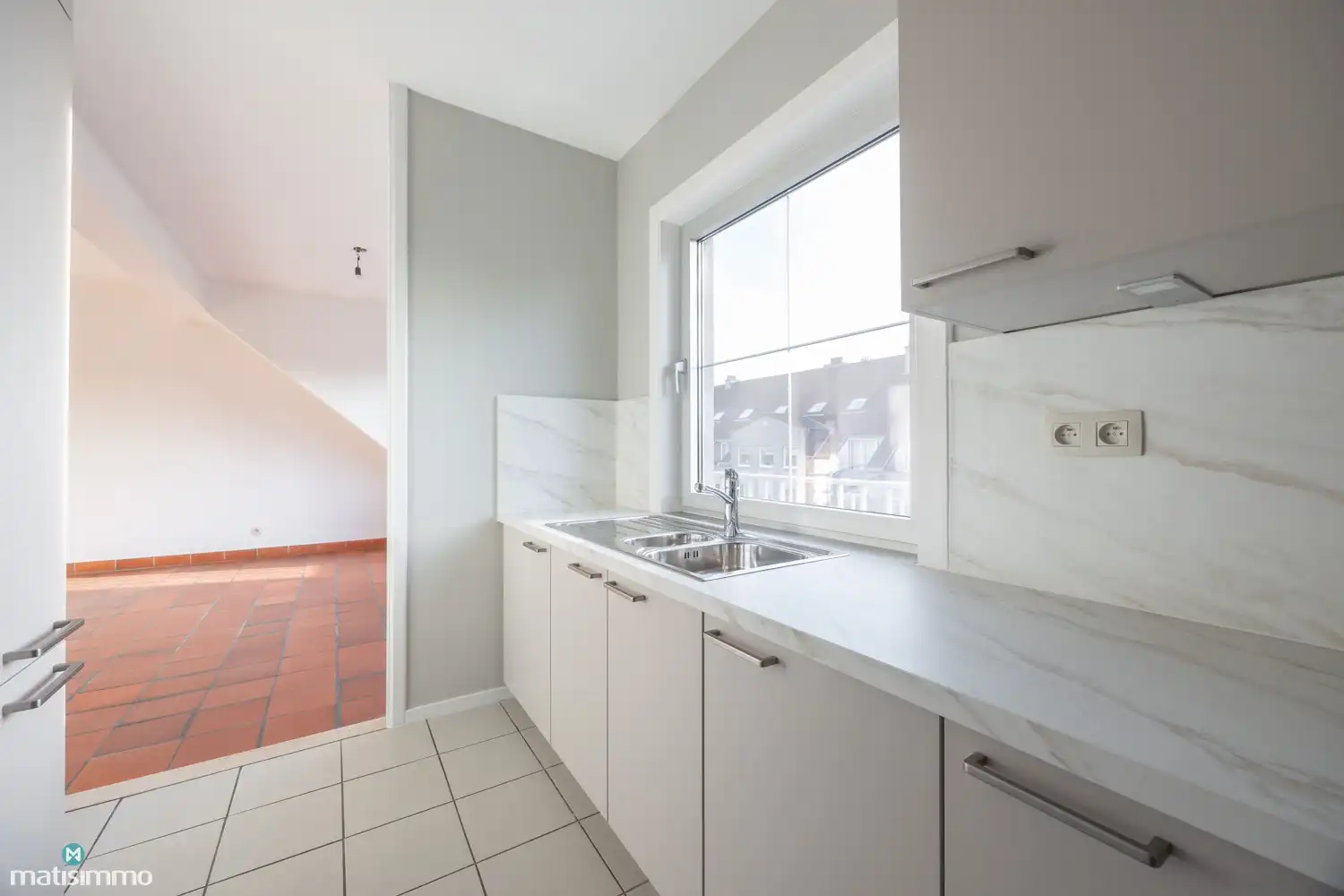 VERZORGD APPARTEMENT MET 2 SLAAPKAMERS, TERRAS EN AUTOSTAANPLAATS NABIJ HET CENTRUM VAN BILZEN foto 8