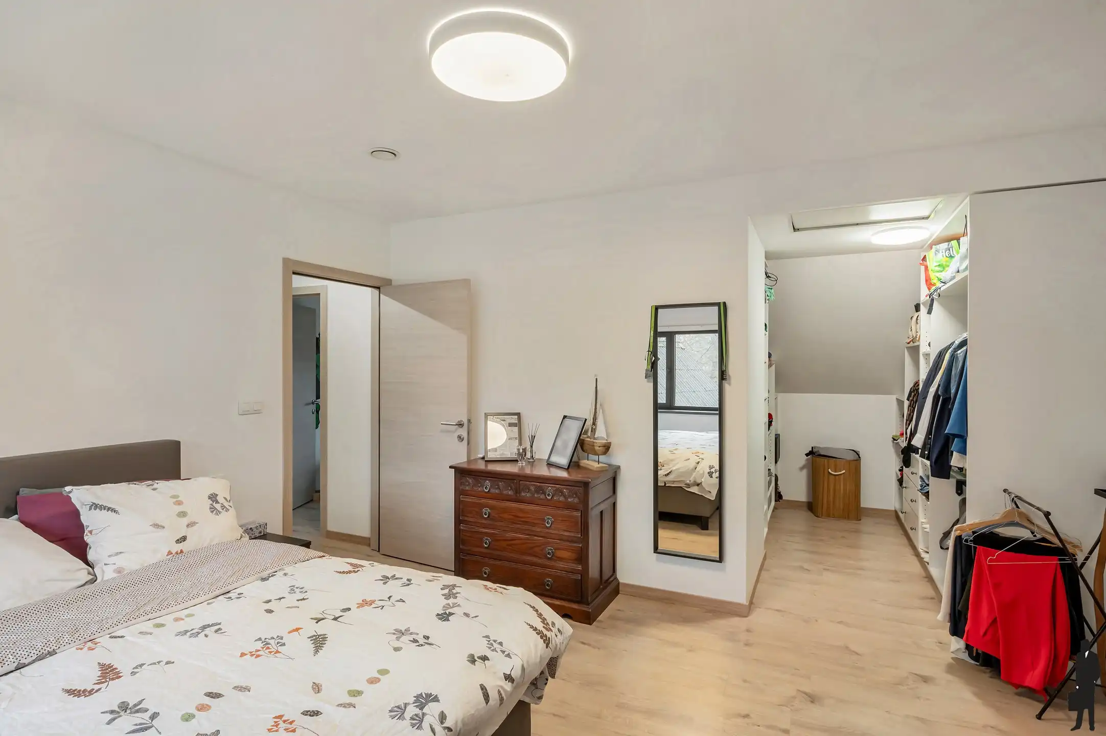 Charmante woning met prachtige tuin foto 17