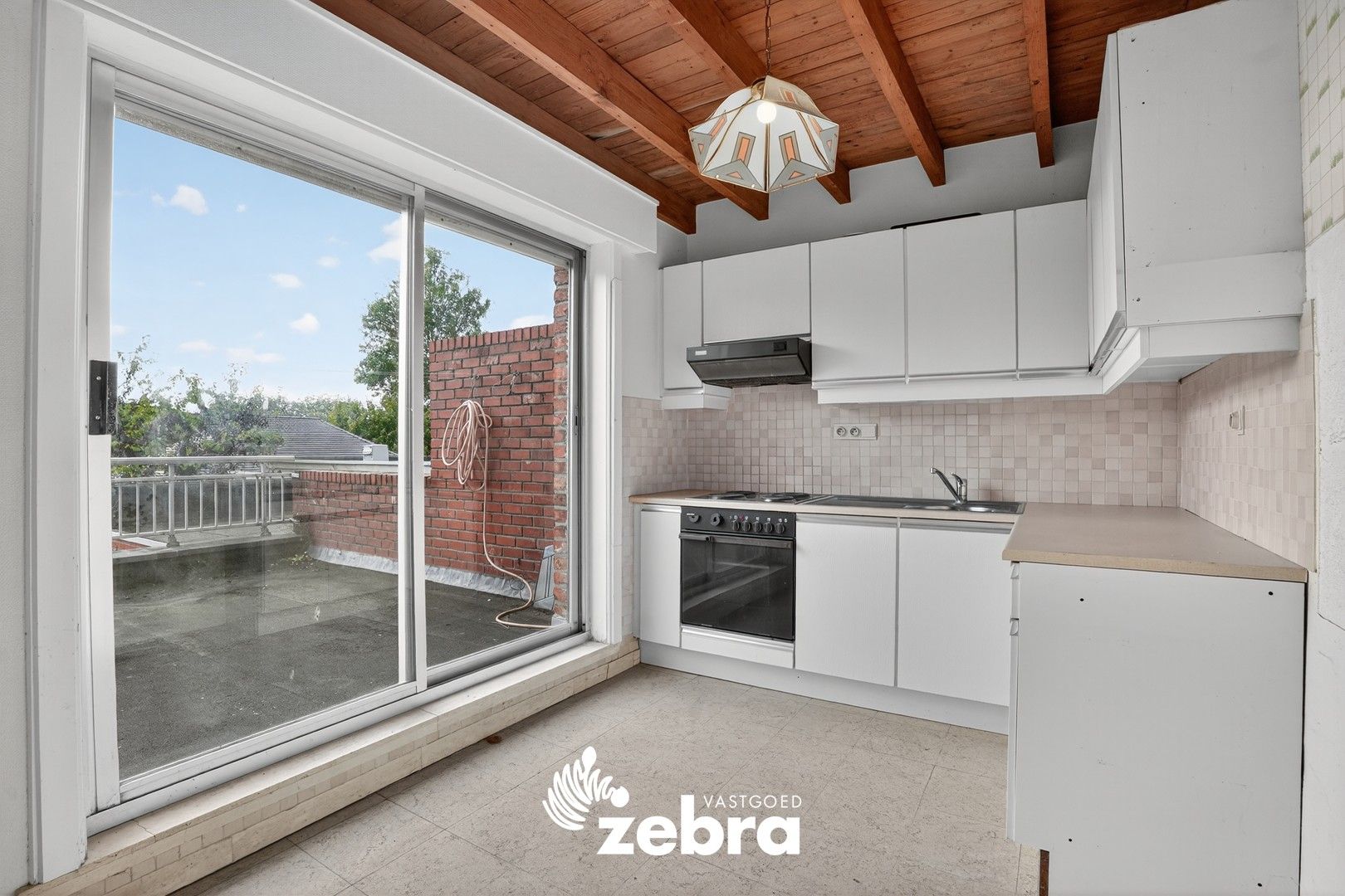 Zeer ruime woning met inpandige garage te koop in Staden! foto 17