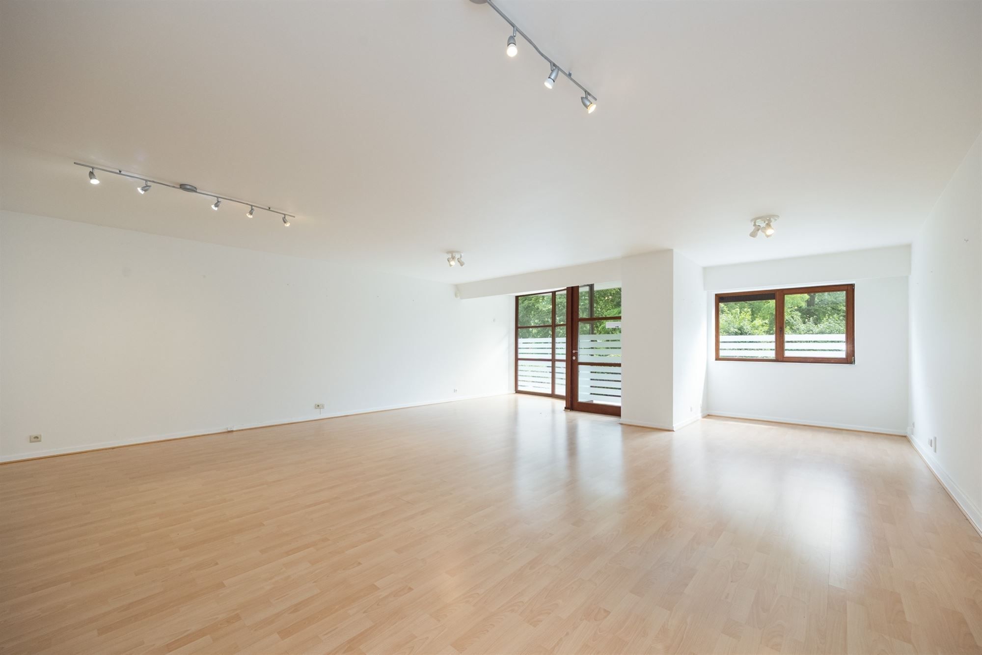 Instapklaar kantoor in het centrum van Schoten foto 16