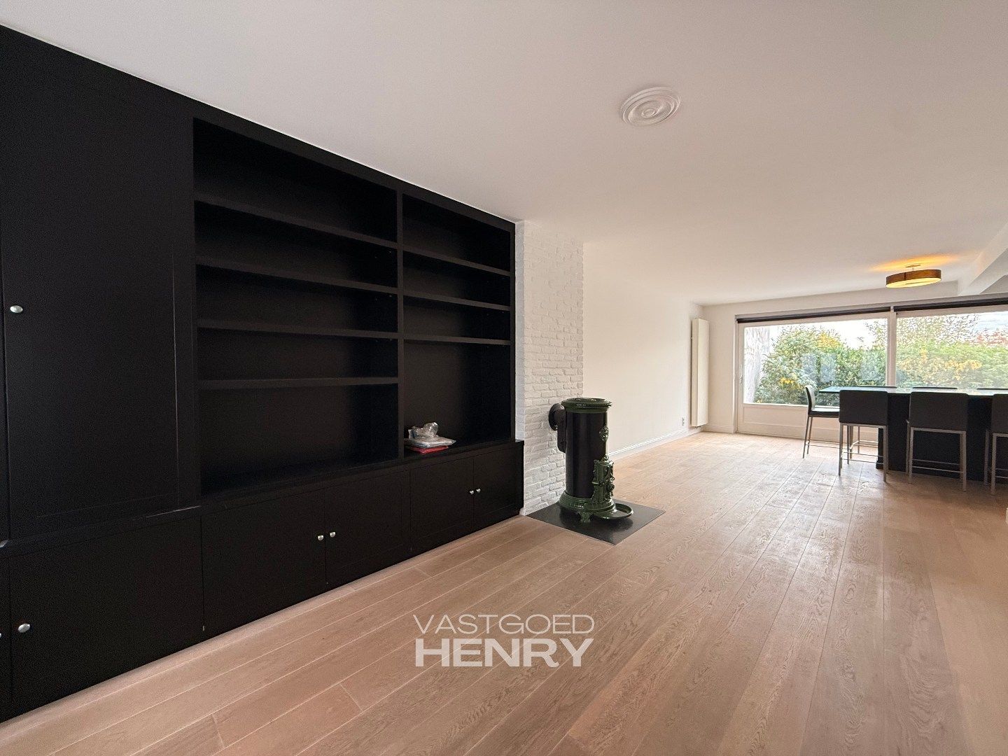 Volledig gerenoveerde woning met karakter foto 4