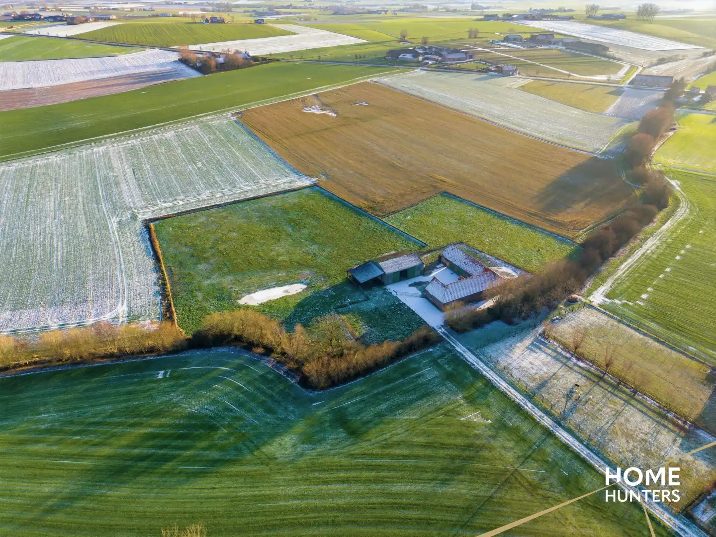 Unieke te renoveren hoeve op 14.188 m² met adembenemend zicht op de Kemmelberg foto 7
