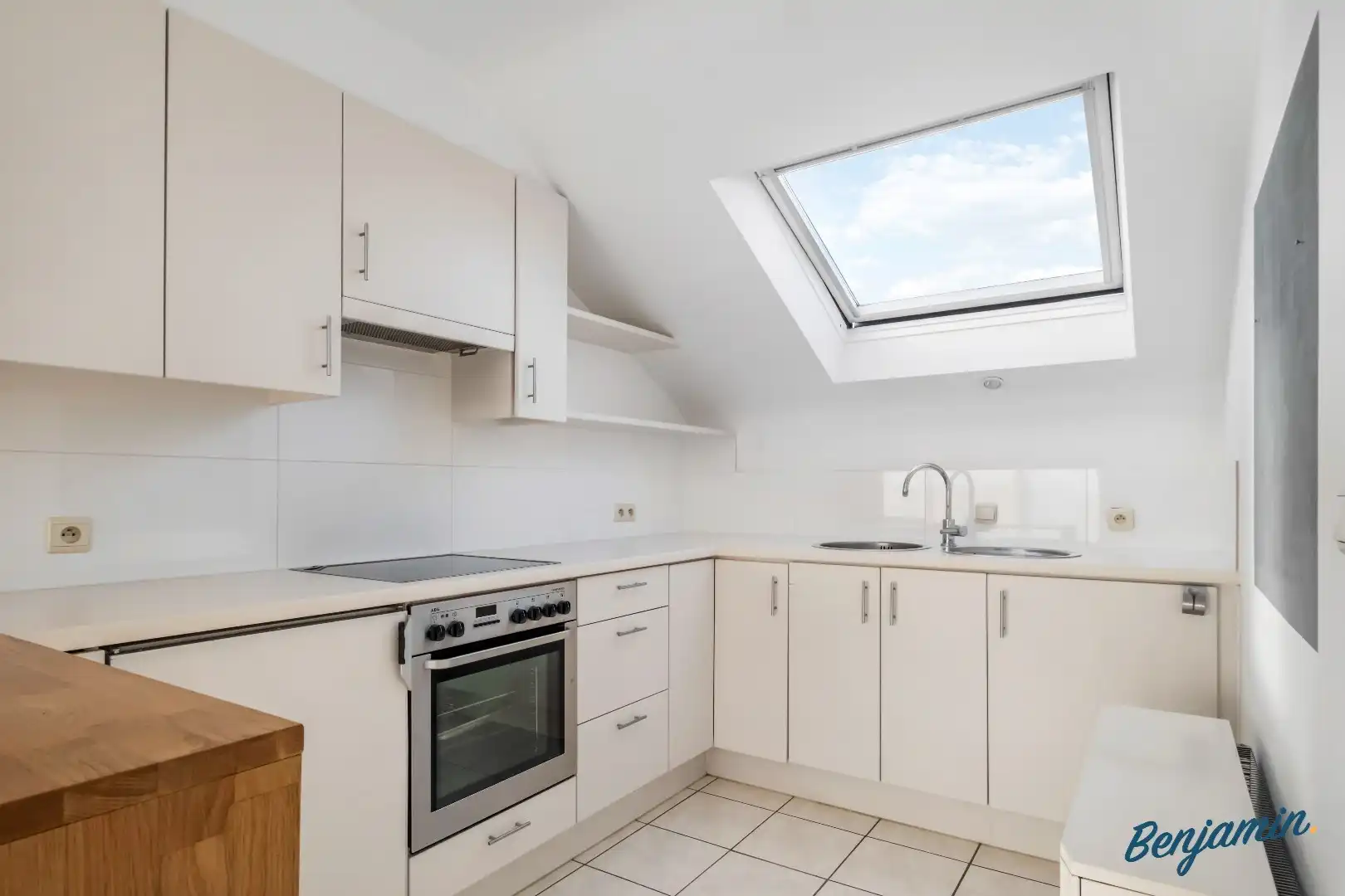 Dakappartement met 1 slaapkamer, berging en zonneterras in Dadizele-centrum foto 5