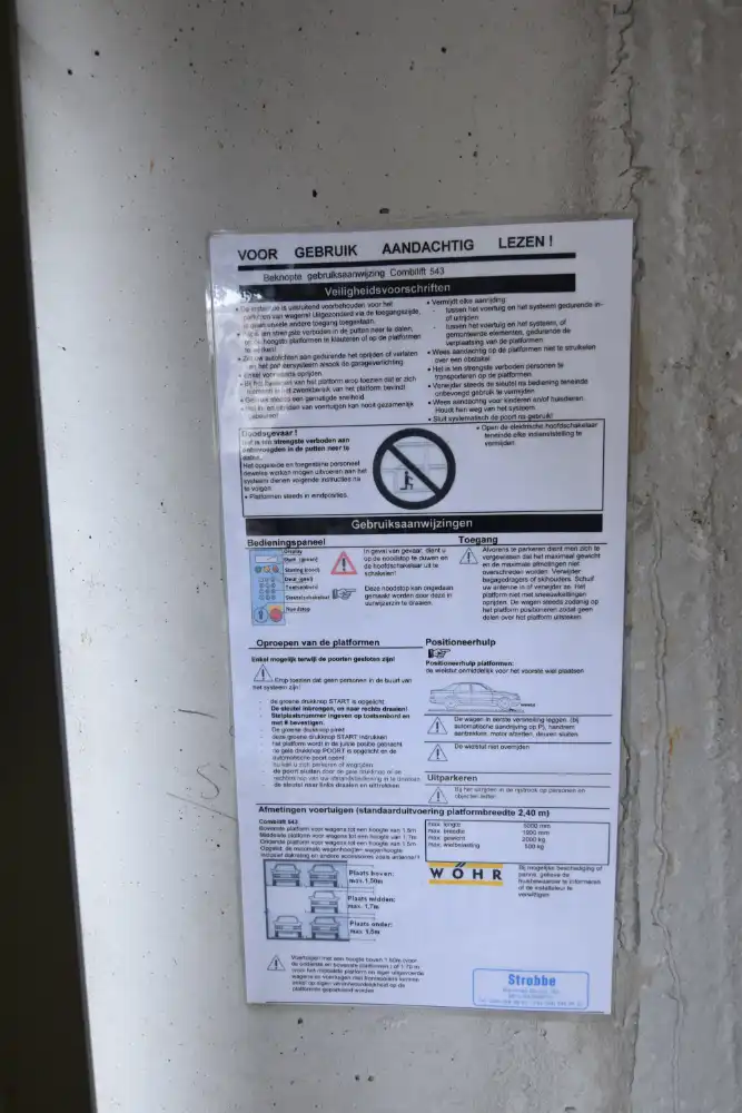 Staanplaats te huur aan de Markt van Blankenberge. Dit met een liftsysteem. foto 4