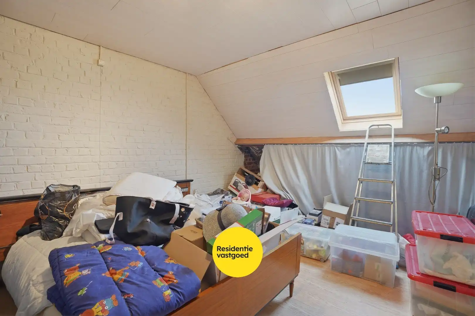 Goed onderhouden rijwoning nabij de Groene Kouter in Zwevegem foto 13