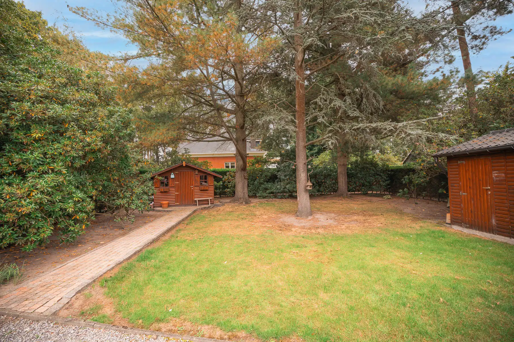 Rustig gelegen sfeervolle bungalow op een groen perceel foto 26