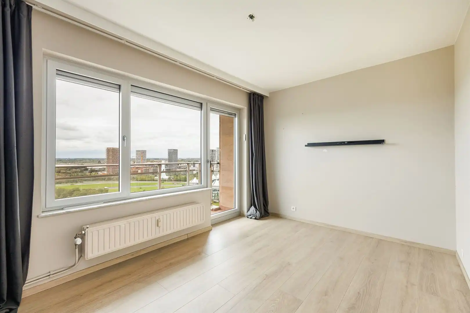 Gerenoveerd appartement met adembenemende zichten foto 14
