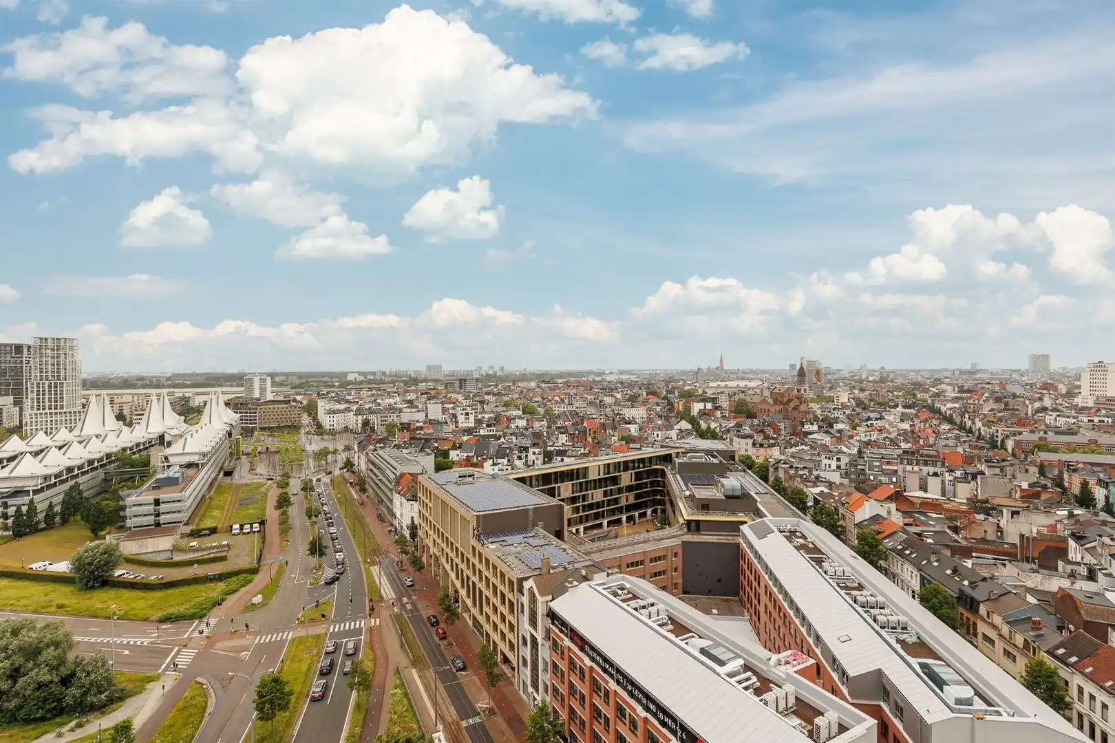 Recent appartement met Panorama zichten en parking foto 14