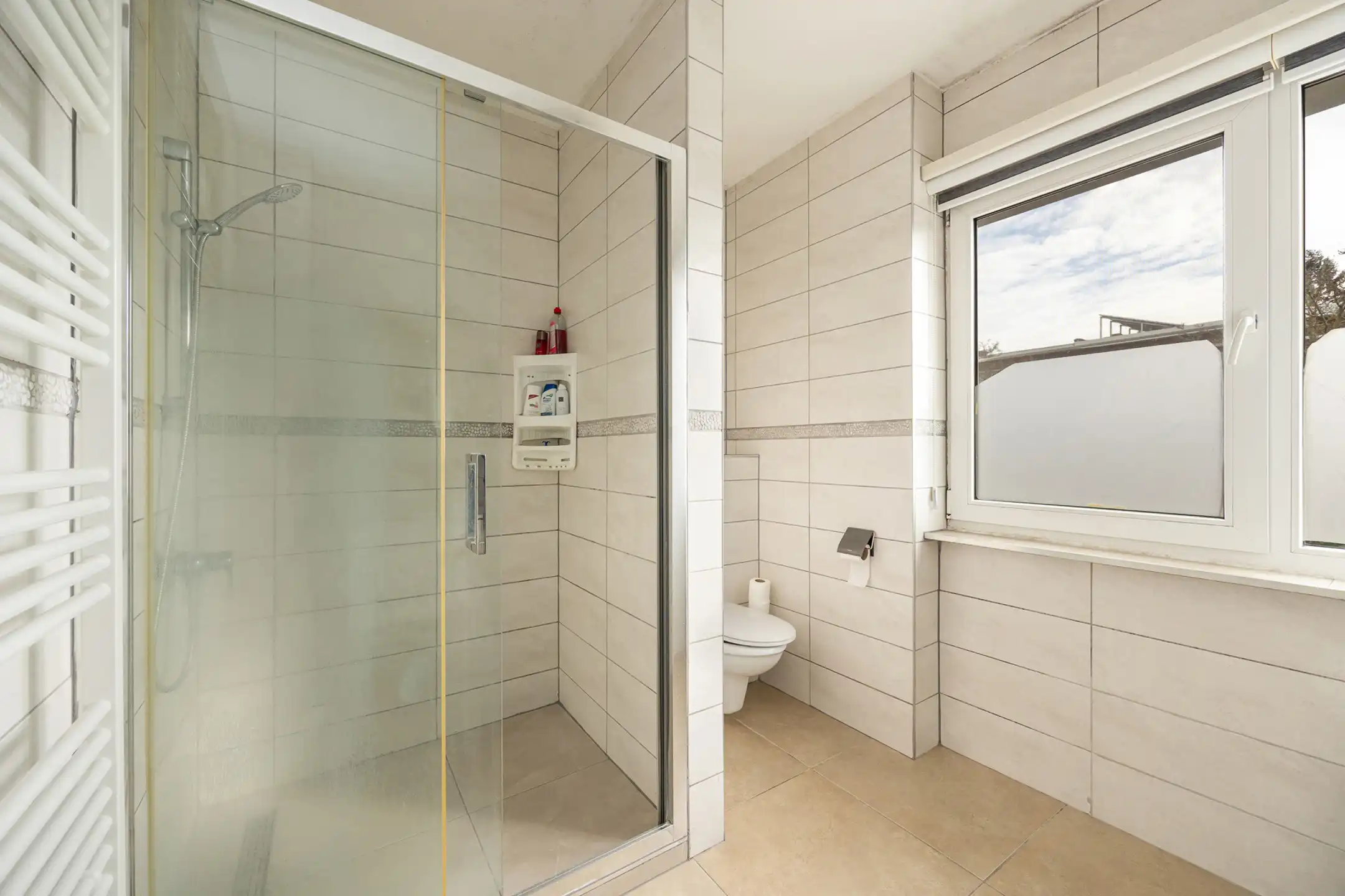 Instapklare gezinswoning met 3 slaapkamers foto 24