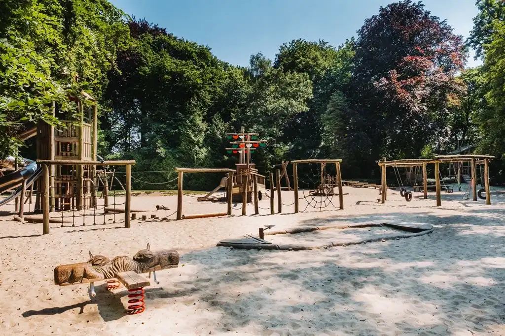 Instapklaar gelijkvloers appartement met gezellige koer foto 21