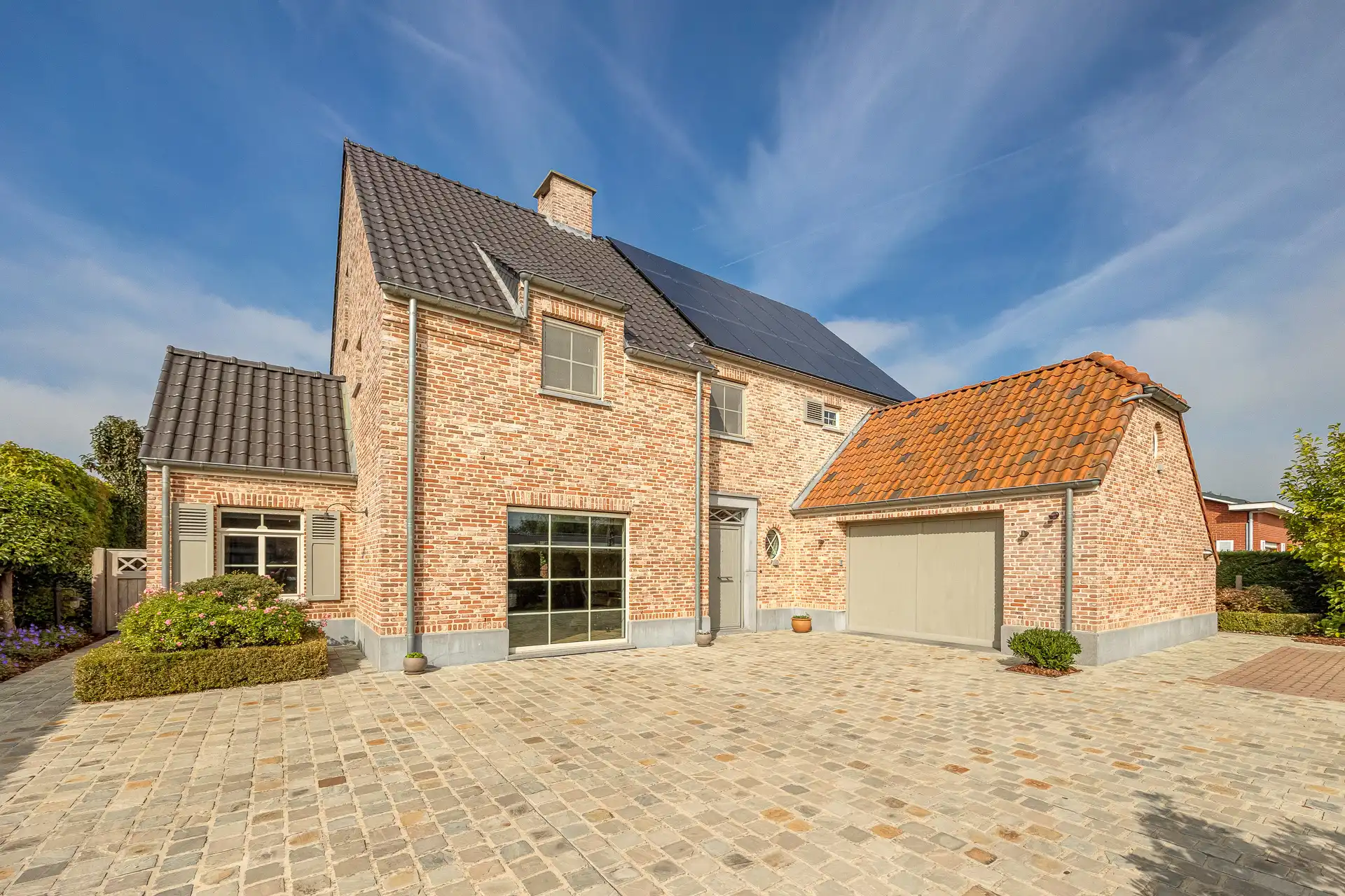Ruime tijdloze villa met zwembad, poolhouse & prachtige tuin in Boortmeerbeek foto 3