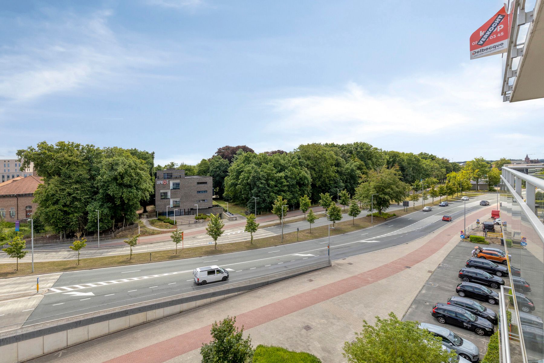 Centraal gelegen gerenoveerd appartement | Station Brugge foto 32