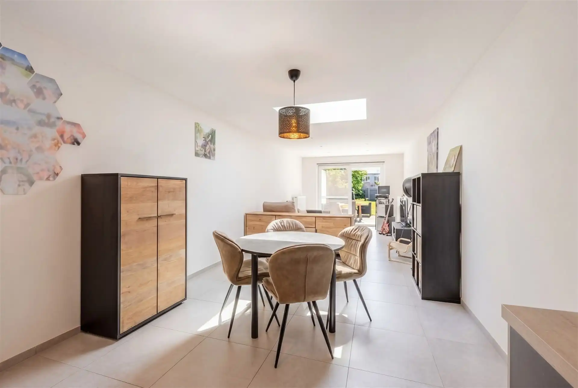 Prachtig gerenoveerde woning met 3 slks en tuin foto {{pictureIndex}}