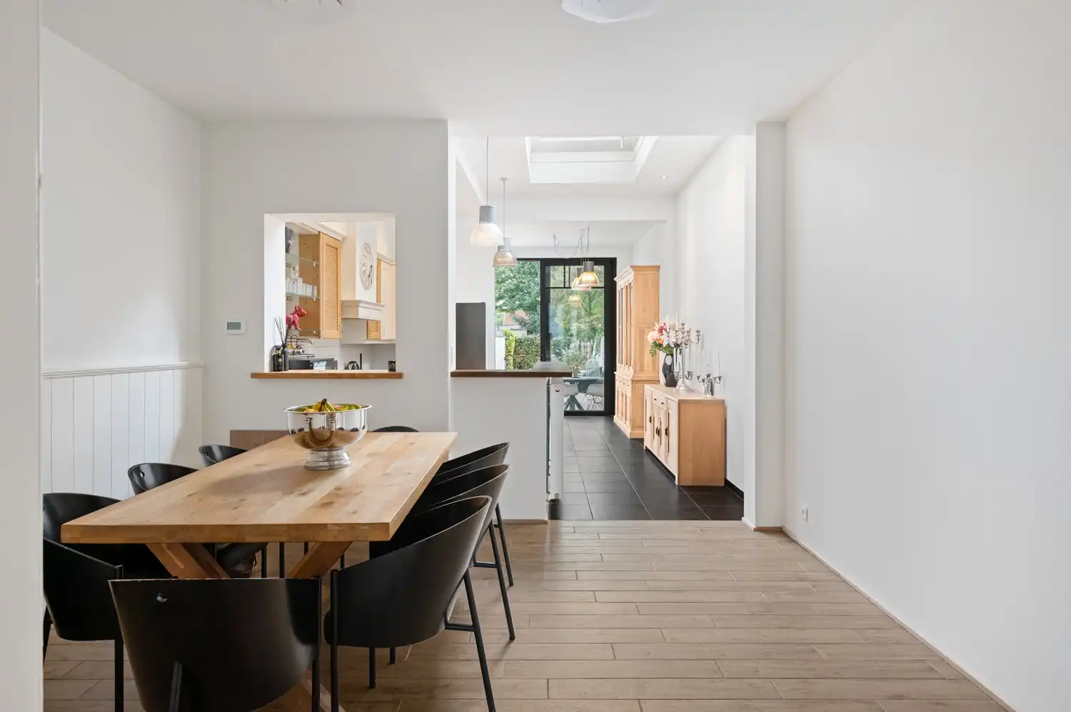 Prachtig herenhuis met 4 slaapkamers en tuin in Wijnegem! foto 11