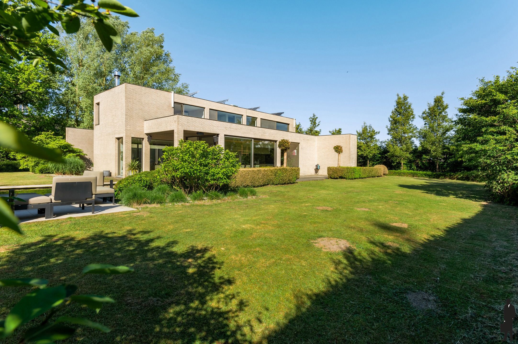 Luxueuze villa te koop in doodlopende straat foto 33