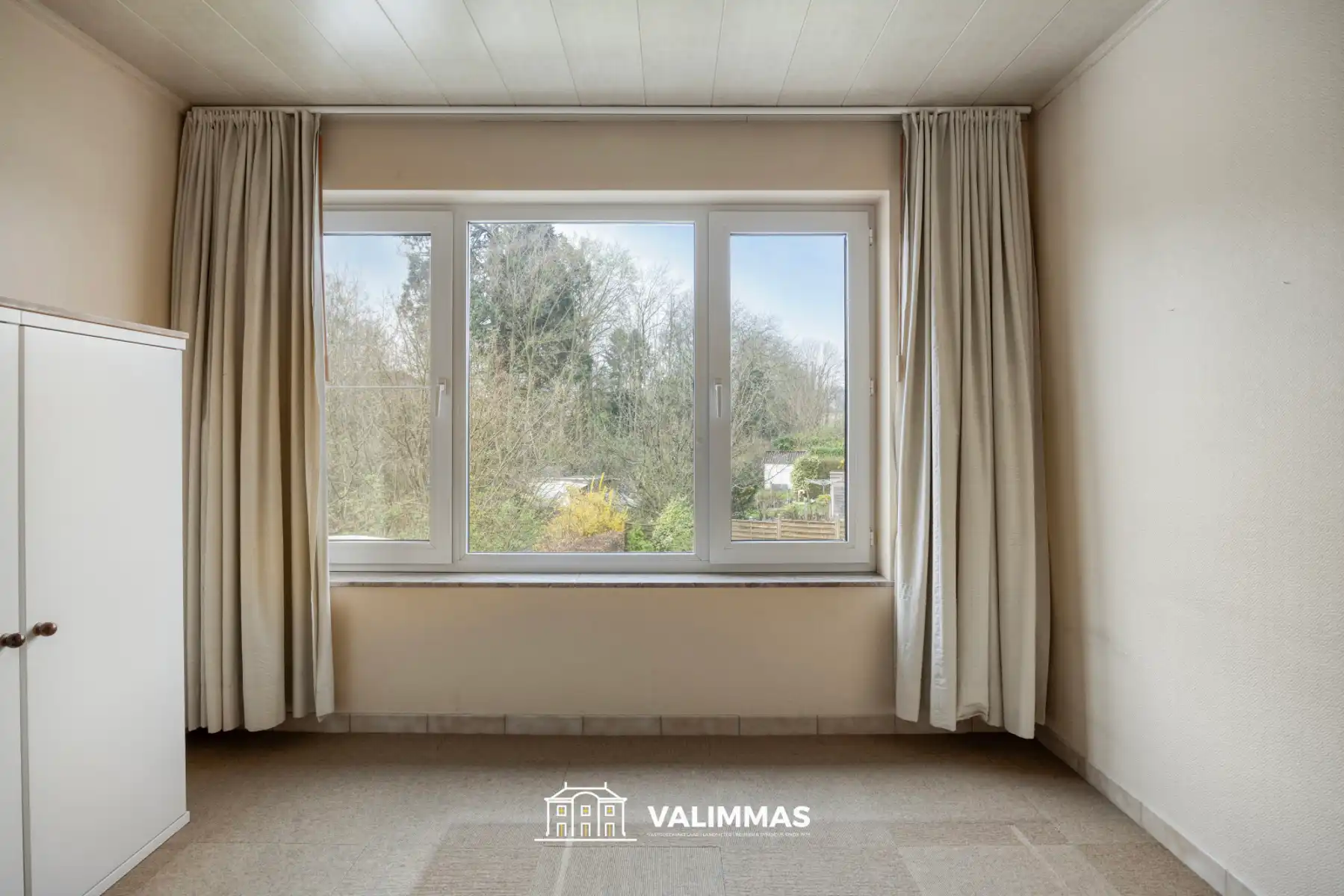 Welgelegen en verzorgde driegevelwoning met garage en tuin foto 20