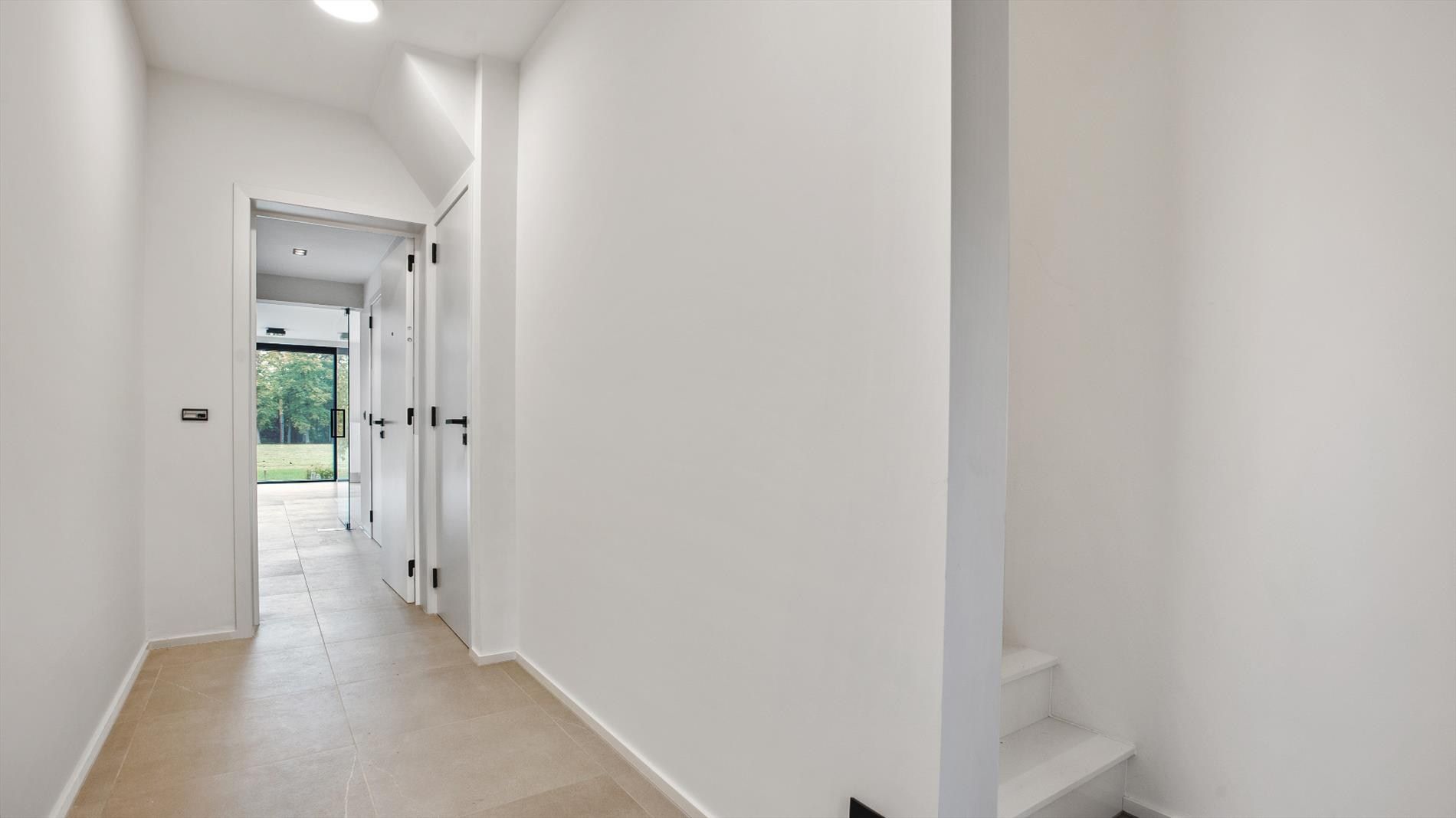 TE HUUR LINDEN appartement 2 slpks + terras  foto 6