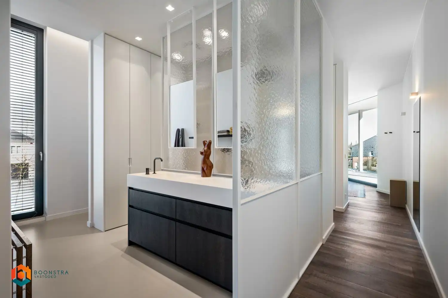 Exclusieve penthouse met 5 slpkrs, riant terras en ruime garage foto 22