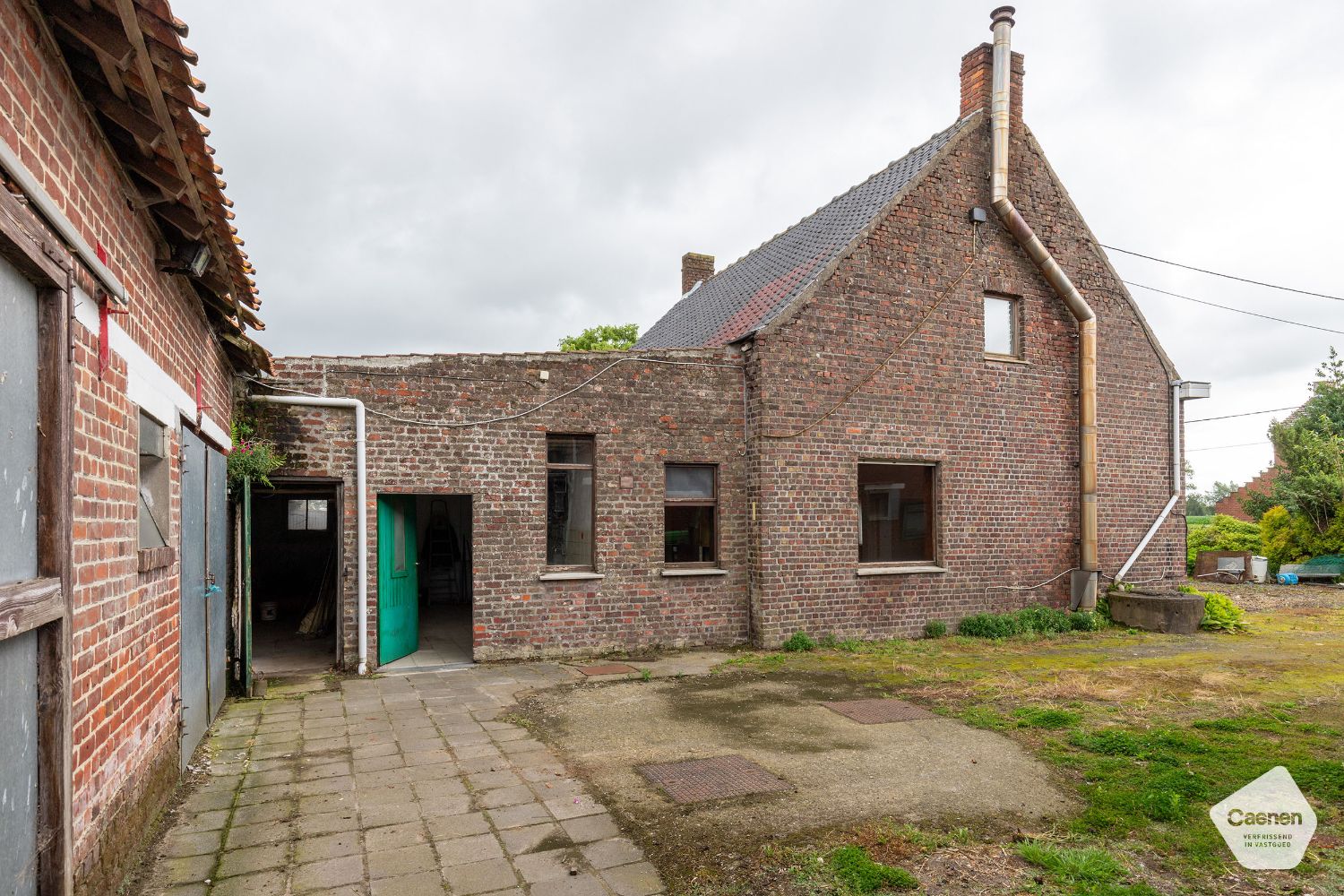 Te Renoveren Authentieke Hoeve met bijgebouwen in oase van groen en prachtige vergezichten foto 4