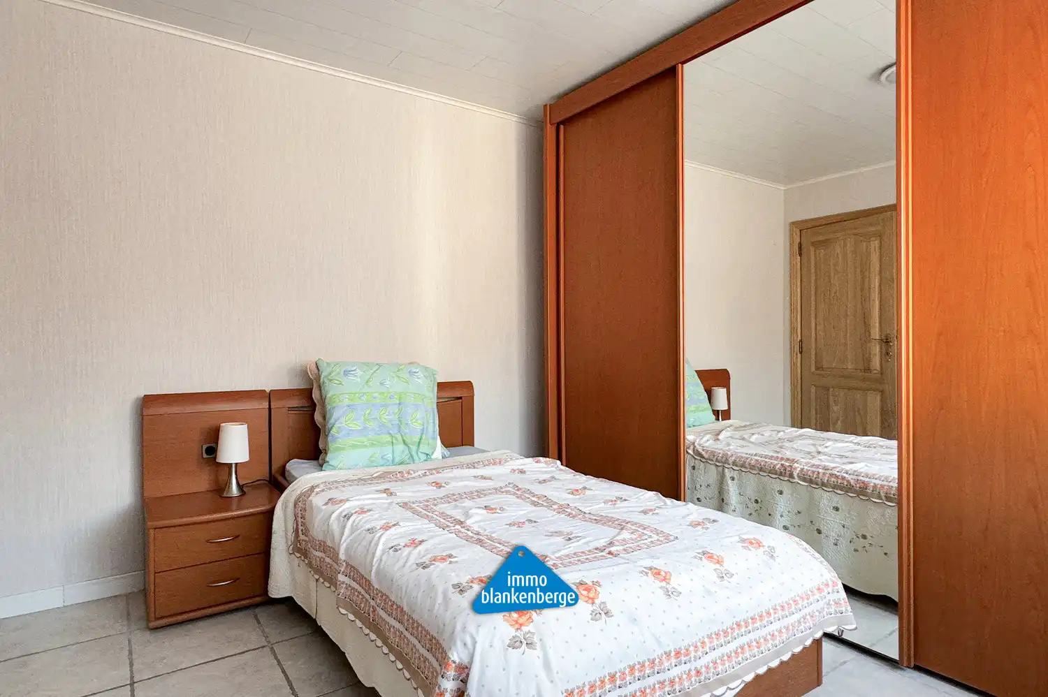 Gelijkvloers Appartement met Twee Slaapkamers foto 16