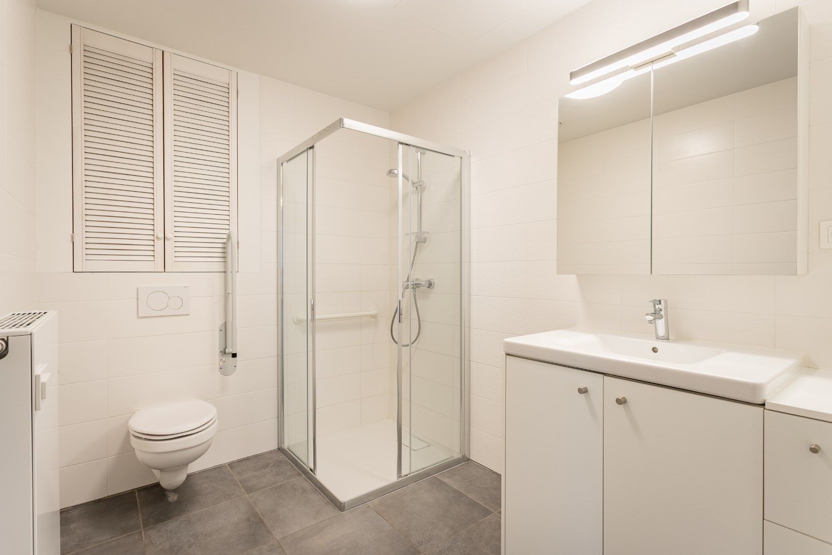 Moderne assitentiewoning met ruim terras en autostaanplaats foto 15