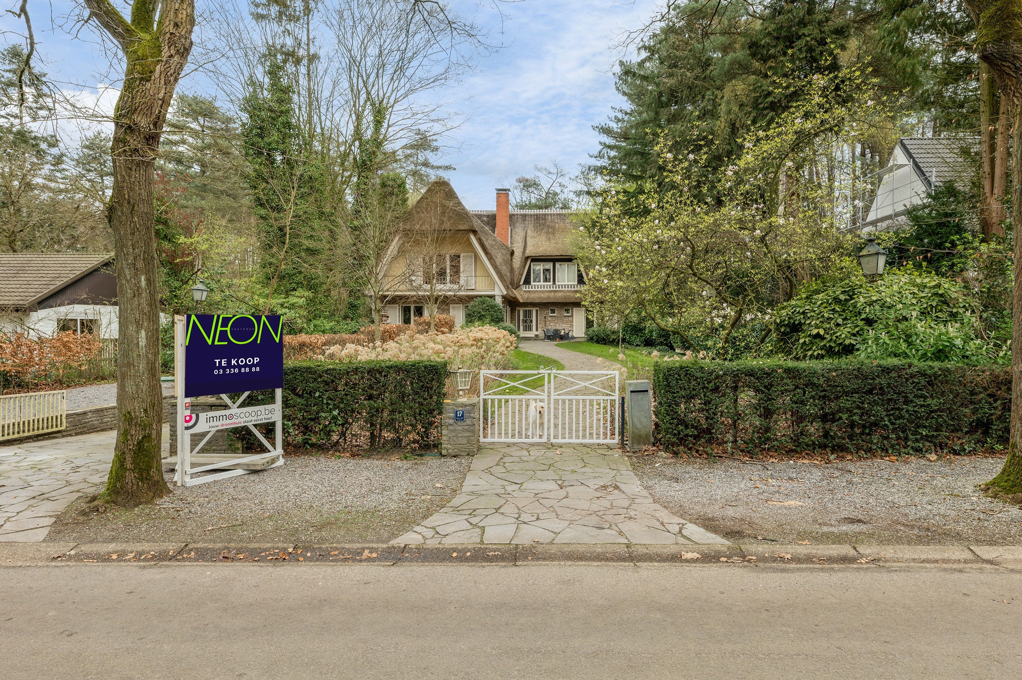 Charmante, tijdloze villa op een zéér gegeerde locatie met een prachtig perceel, dichtbij het centrum van Heide, trein, openbaar vervoer en scholen! foto 2