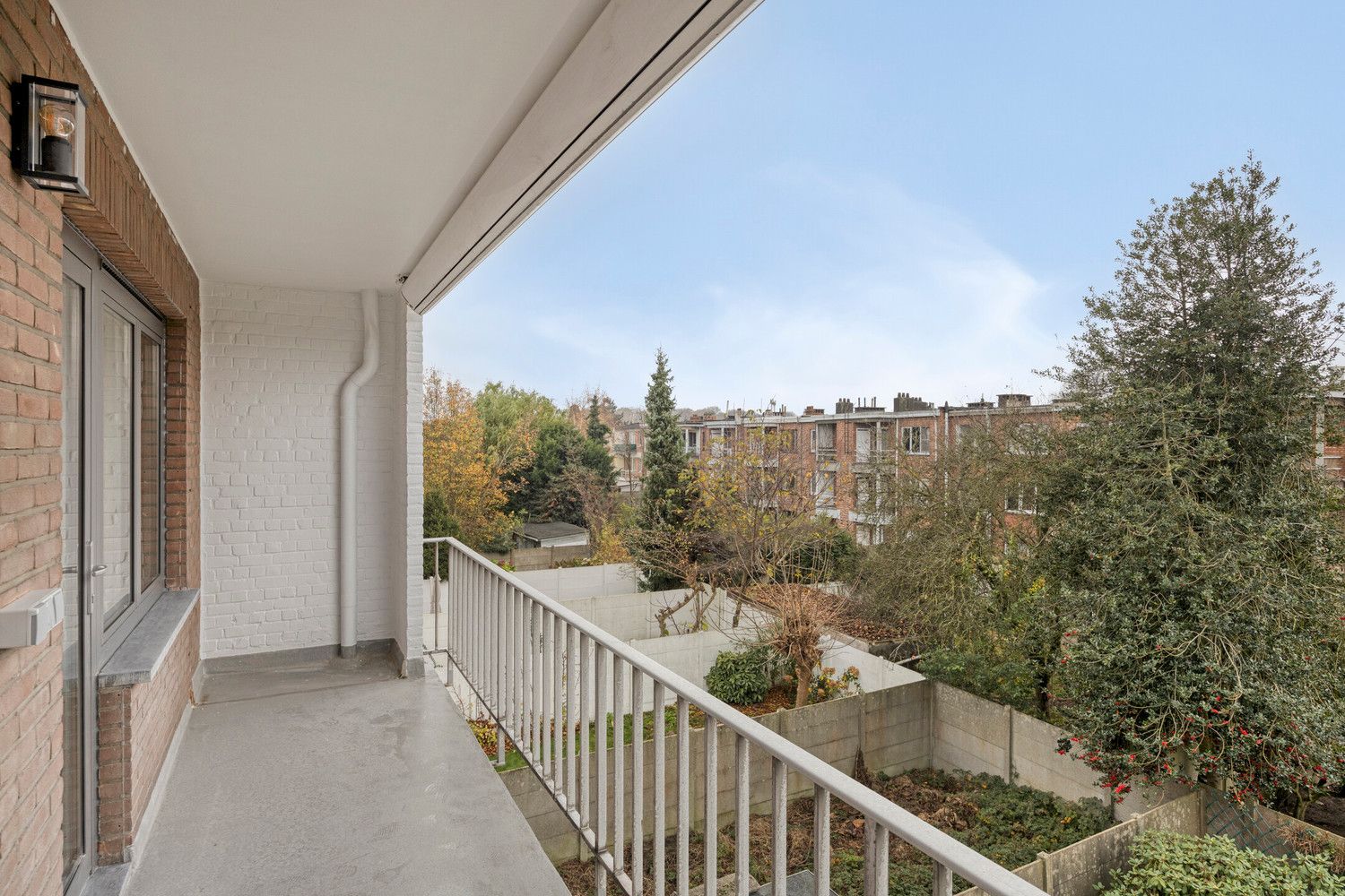 Volledig vernieuwd APP (110m2) met 2 slks, bureau, ruim terras en inpandige parkeerplaats! foto 16