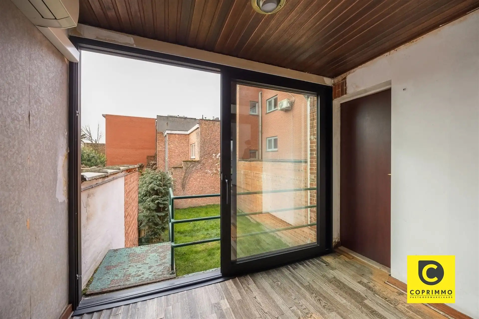 Woning met ruime zuidgerichte tuin foto 4
