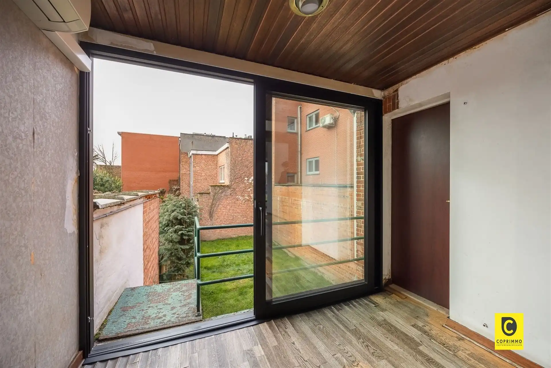 Woning met ruime zuidgerichte tuin foto 4