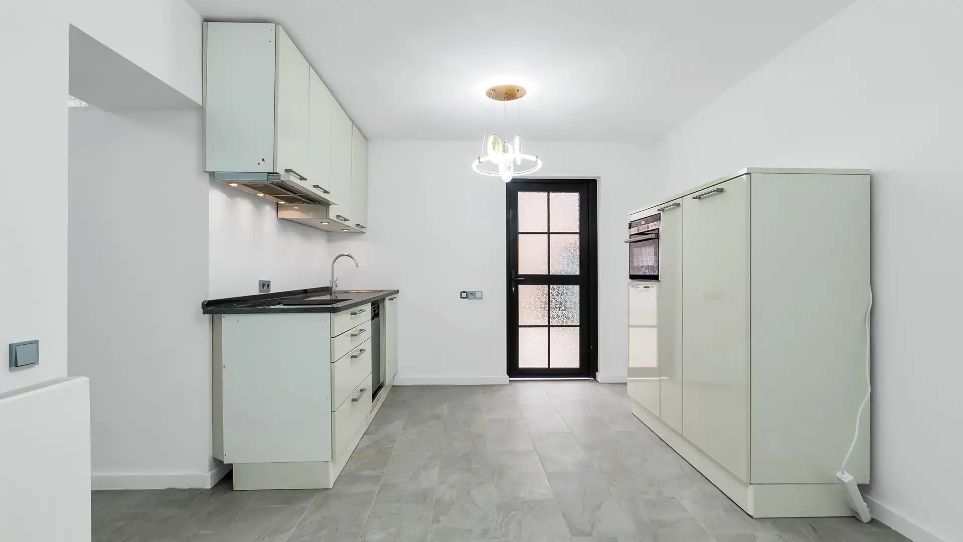 INSTAPKLARE, VOLLEDIG VERNIEUWDE EENGEZINSWONING MET APARTE LEEFUNIT EN PRACHTIG GOED UITZICHT IN HET CHARMANTE GENOELSELDEREN foto 18