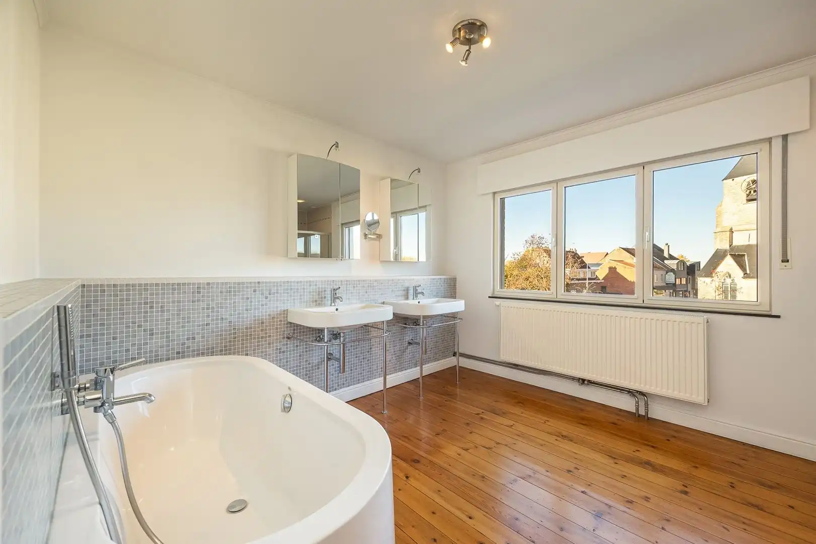 Exclusief landhuis met multifunctioneel bijgebouw foto 11