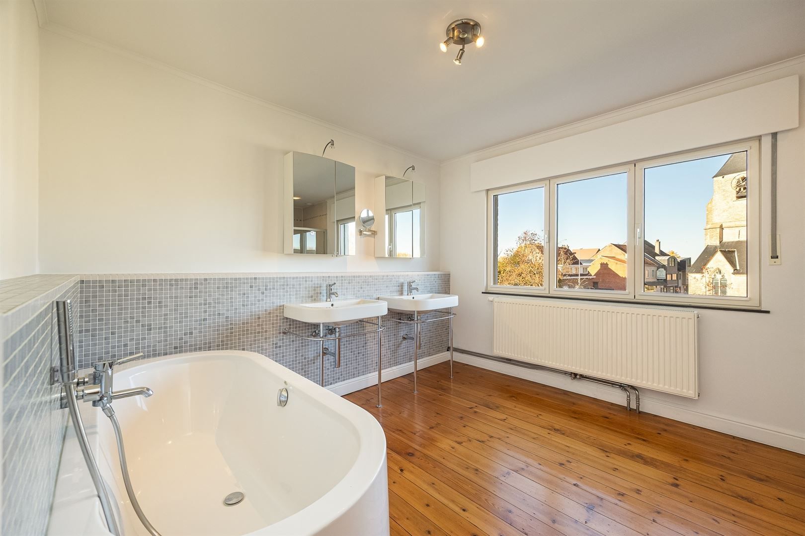 Exclusief landhuis met multifunctioneel bijgebouw foto 11